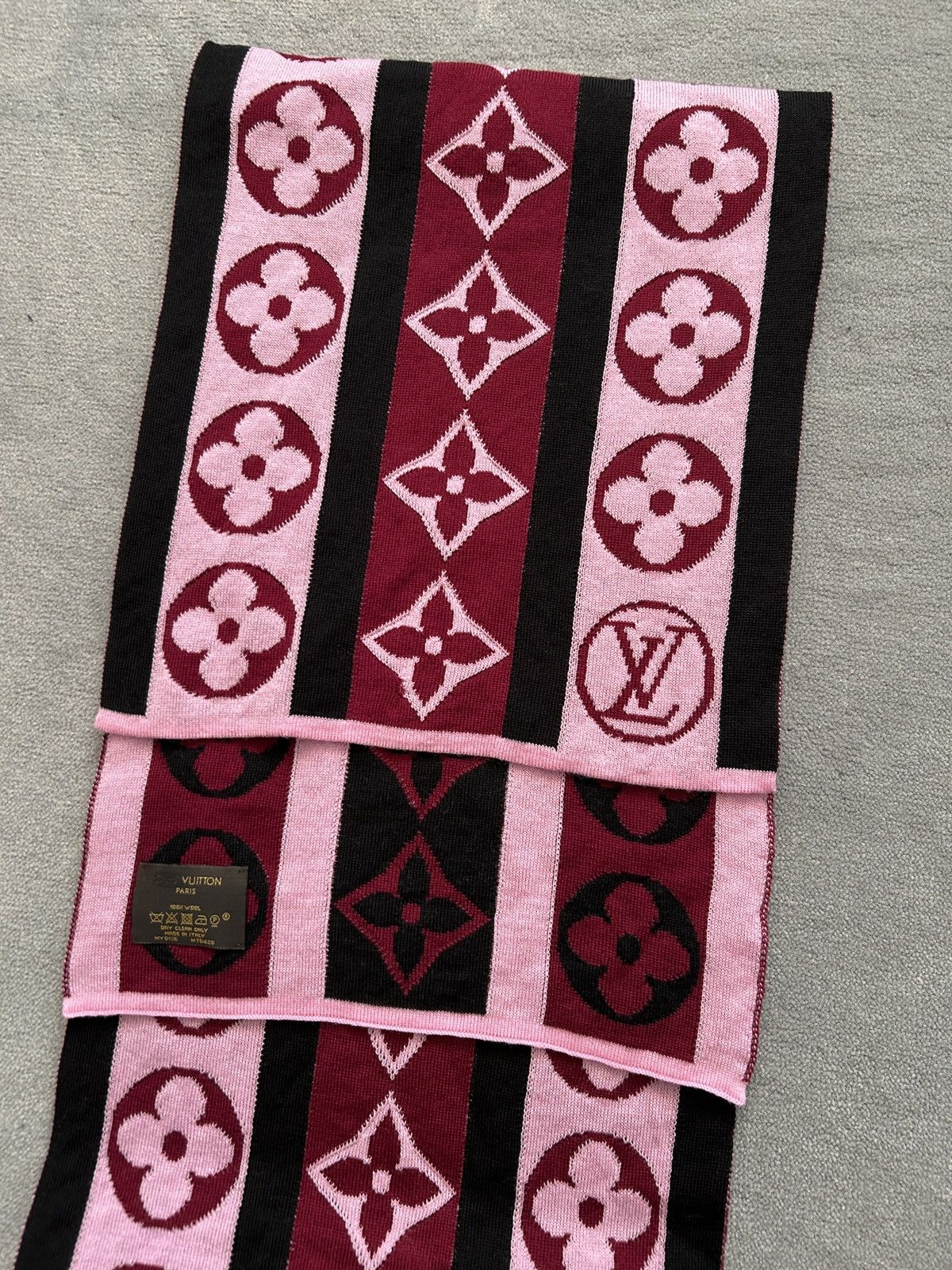 Louis Vuitton 💥Louis Vuitton Pink Monogram Logomania Scarf Size ONE SIZE - 2 Thumbnail