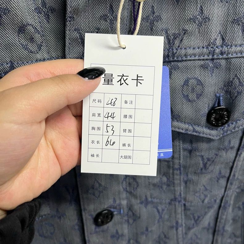 Louis Vuitton LOUIS VUITTON Blue logo printed single-breasted casual long Size US M / EU 48-50 / 2 - 2 Thumbnail