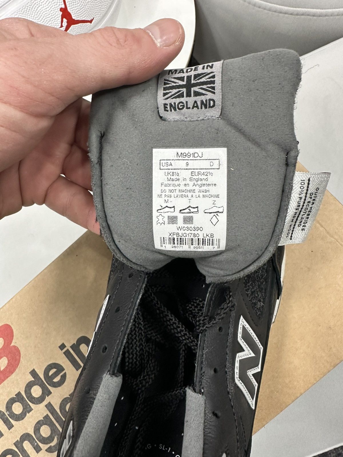 New Balance New Balance 991V2 made in England Size US 8.5 / EU 41-42 - 8 Thumbnail