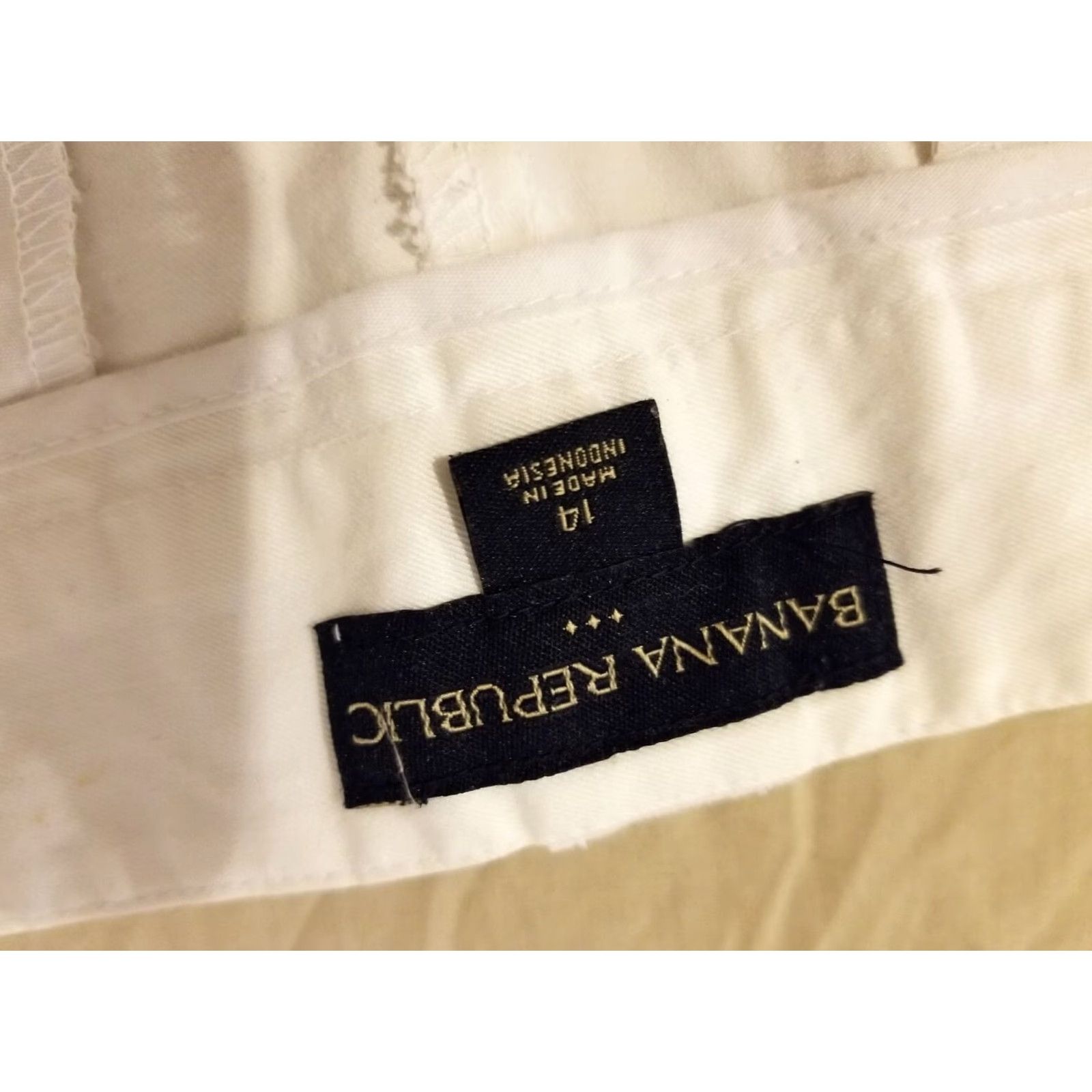 Banana Republic Womens Banana Republic Khaki Shorts 14 White Cotton Chino Stretch Size 36" / US 14 / IT 50 - 3 Thumbnail