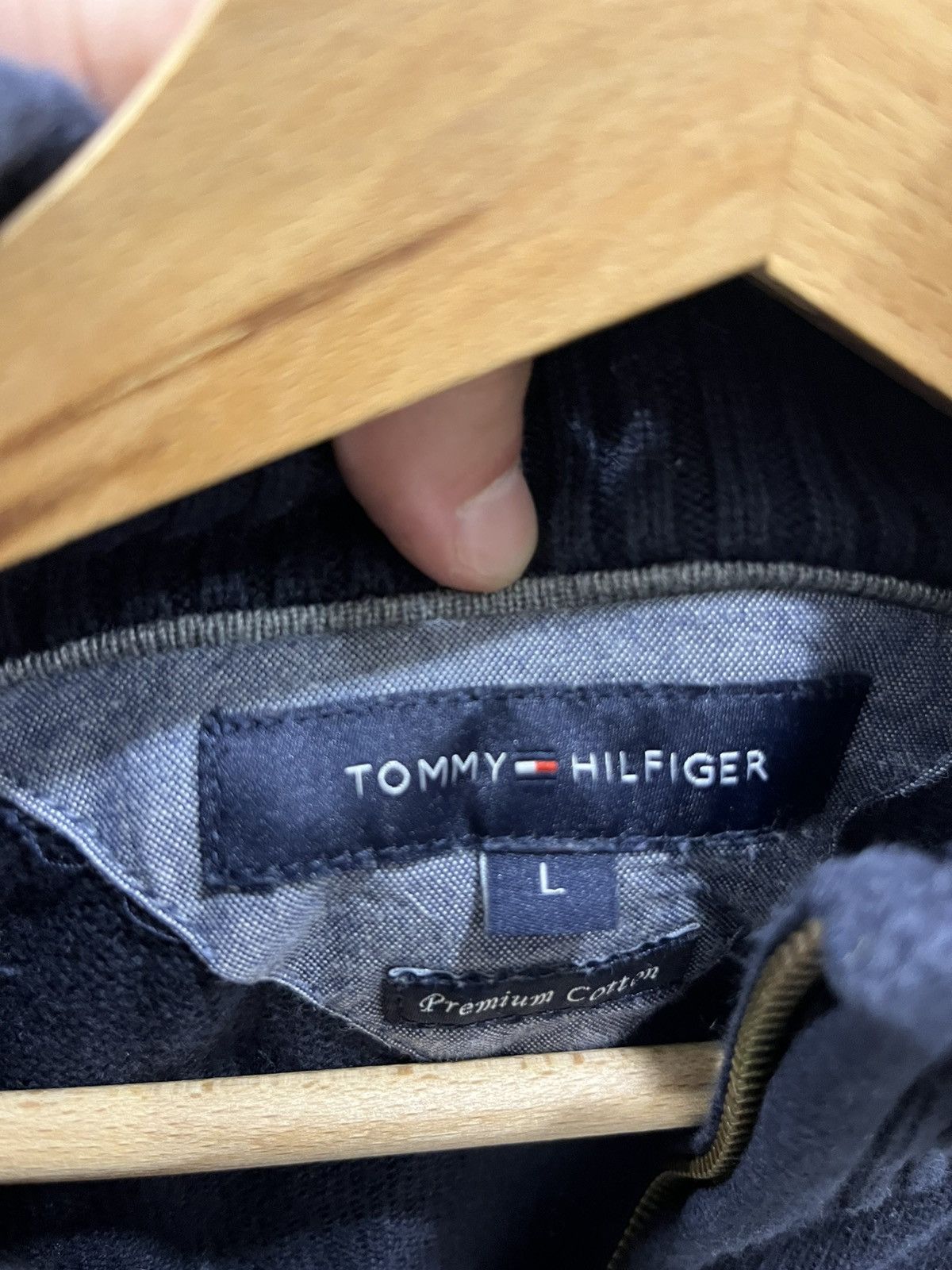 Vintage Vintage Tommy Hilfiger Small Logo 1/3 Zip Cashmere Sweater Size US L / EU 52-54 / 3 - 4 Thumbnail