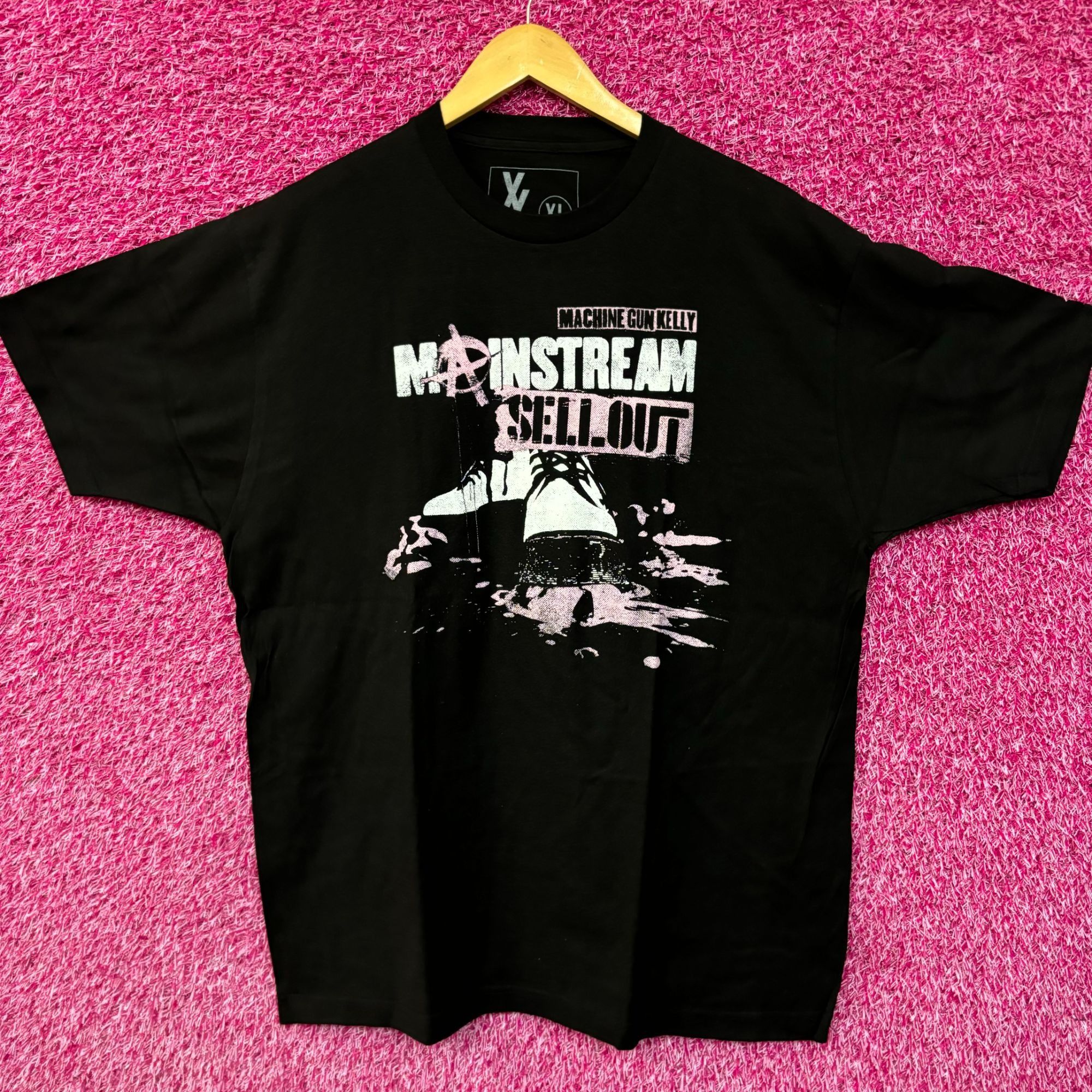Band Tees Machine Gun Kelly Mainstream Sellout Album Pop Punk Tee XL Size US XL / EU 56 / 4 - 1 Thumbnail