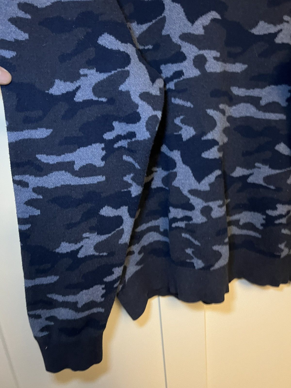 Vintage Blue camo heavyweight sweater Size US XL / EU 56 / 4 - 5 Thumbnail