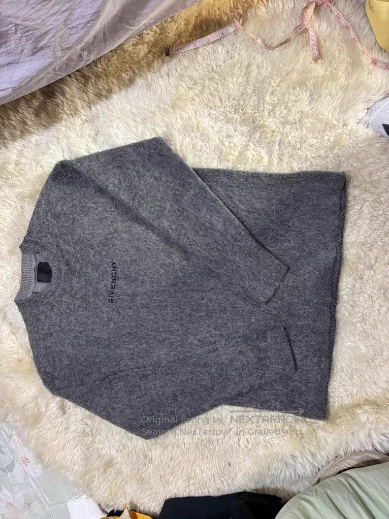 Givenchy Givenchy Grey wool sweater, size M, front black embroidery Size US M / EU 48-50 / 2 - 2 Thumbnail