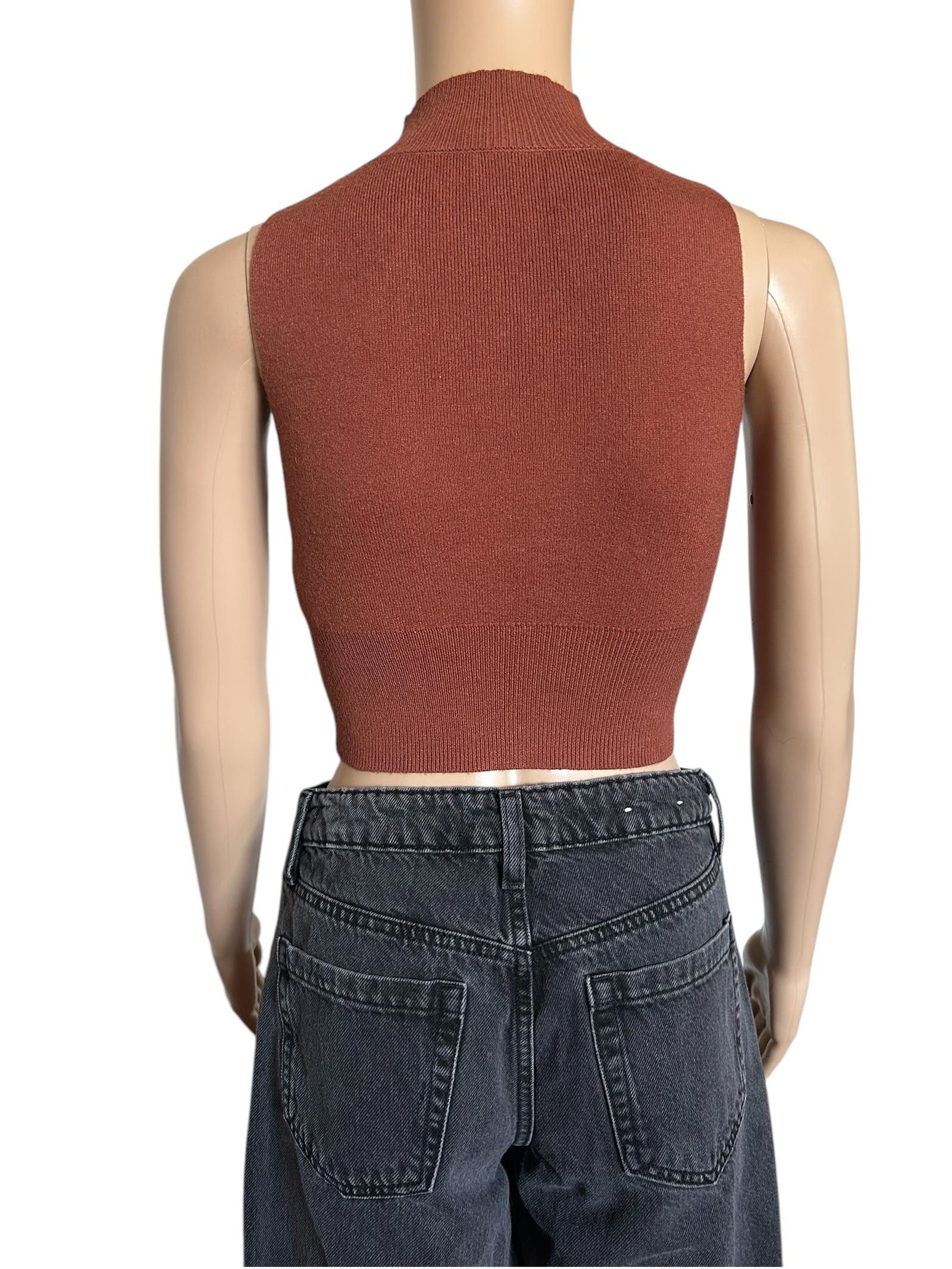 Shein Chic Sleeveless Crop Top by SHEIN - Trendy High Neck Design Size S / US 4 / IT 40 - 3 Thumbnail