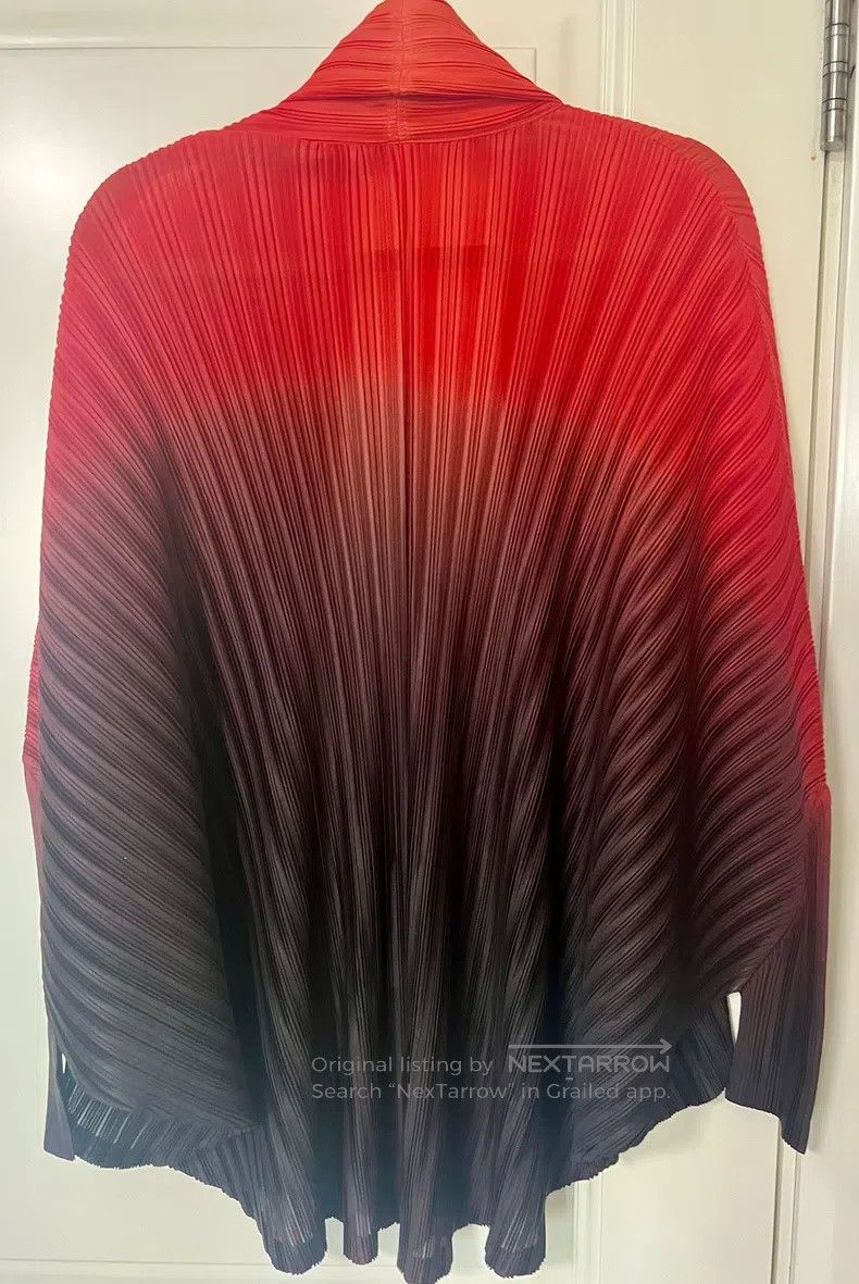 Issey Miyake Issey Miyake Red & Black Gradient Pleated Convertible Card Size L / US 10 / IT 46 - 4 Thumbnail