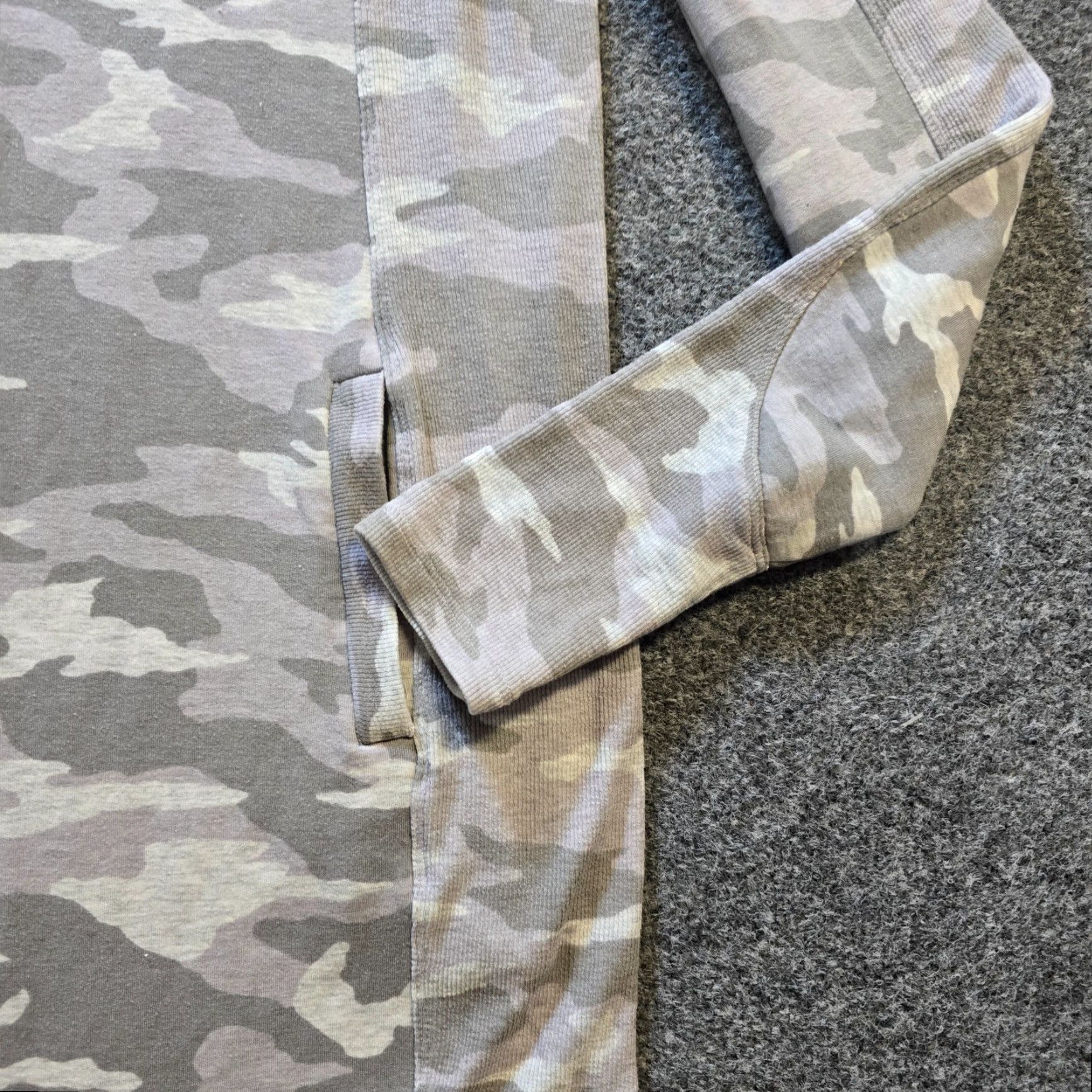 Athleta Athleta Dress Womens XXS Gray Camo Balance Printed Long Sleeve Pockets Casual Size XXS / US 00 / IT 34 - 4 Thumbnail