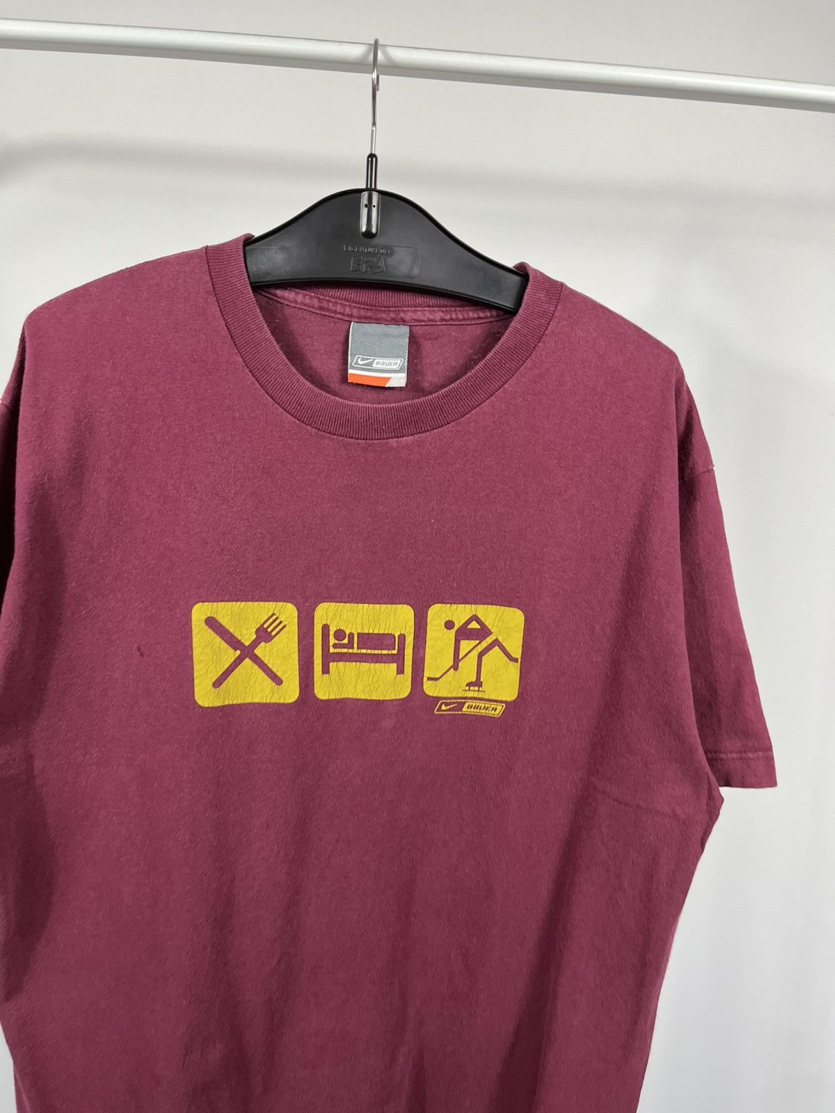Nike Vintage Nike Bauer Graphic T Shirt Burgundy Hockey Tee L Size US L / EU 52-54 / 3 - 3 Thumbnail