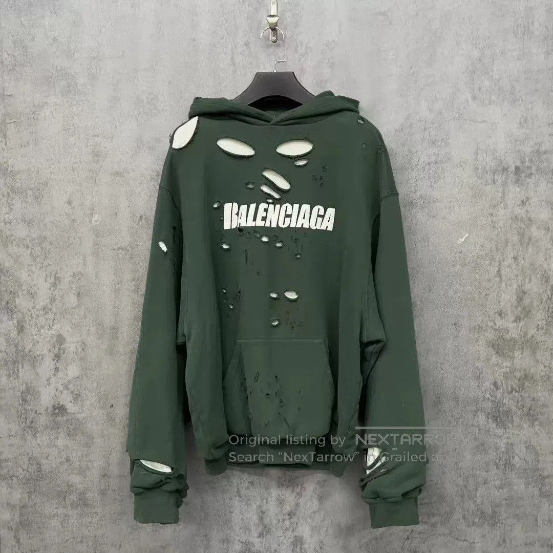Balenciaga Balenciaga Distressed Logo Hoodie Sweatshirt. Size US XXS / EU 40 - 1 Thumbnail