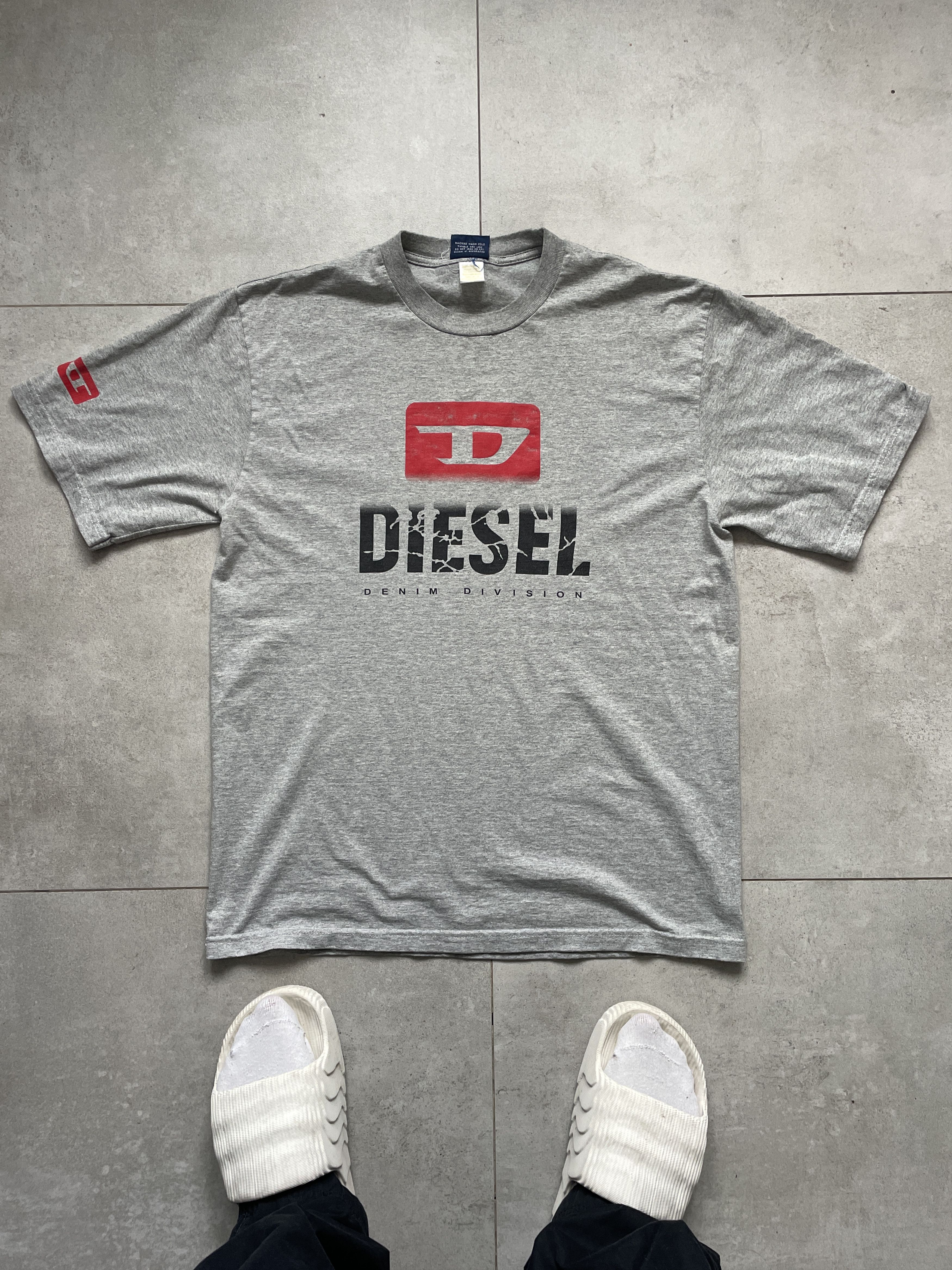Diesel Y2K DIESEL VINTAGE GRAY LOGO TSHIRT Size US XL / EU 56 / 4 - 1 Thumbnail