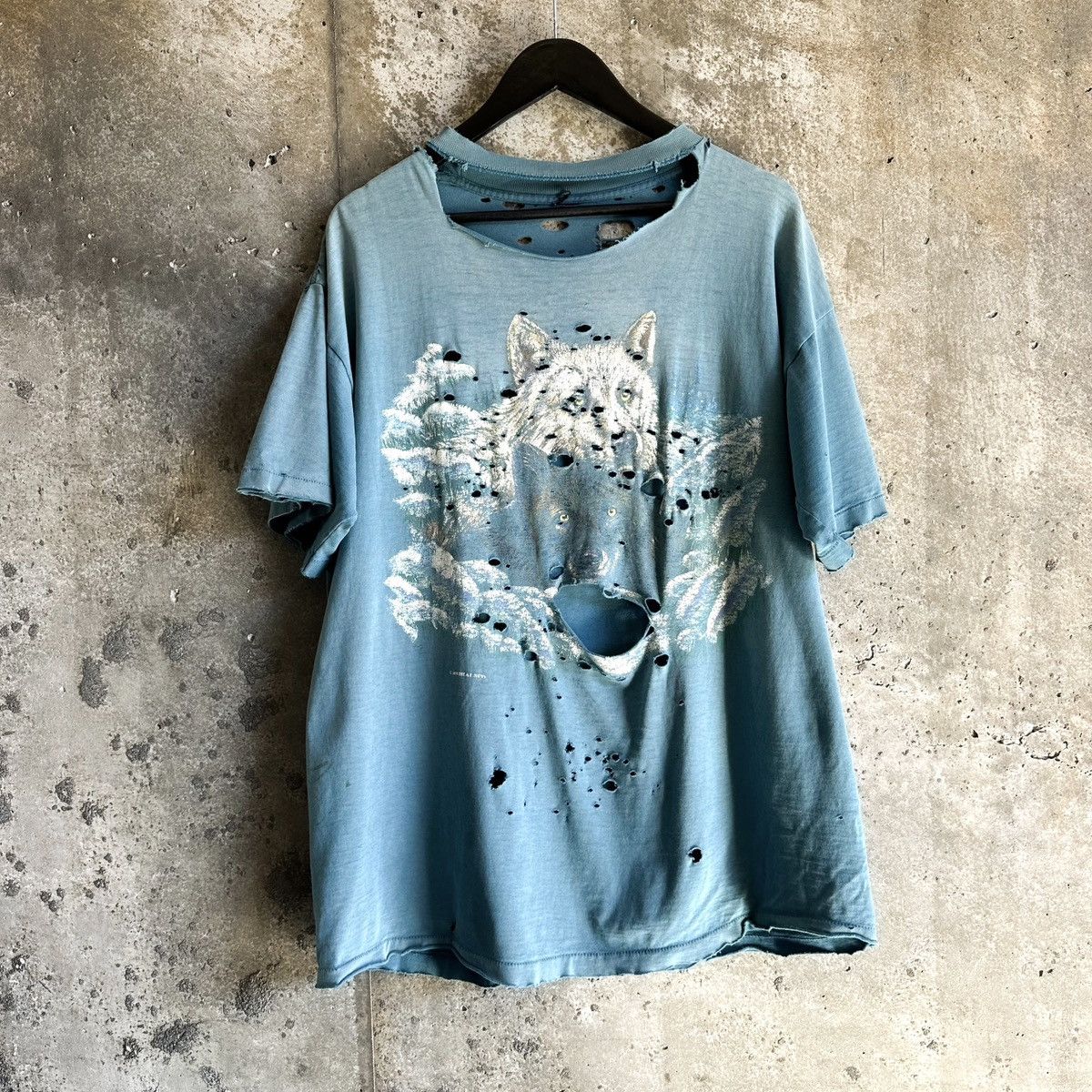 Vintage 90s THRASHED Gradient Sun Fade Wolf Wolves Nature T-Shirt Size US XL / EU 56 / 4 - 2 Thumbnail