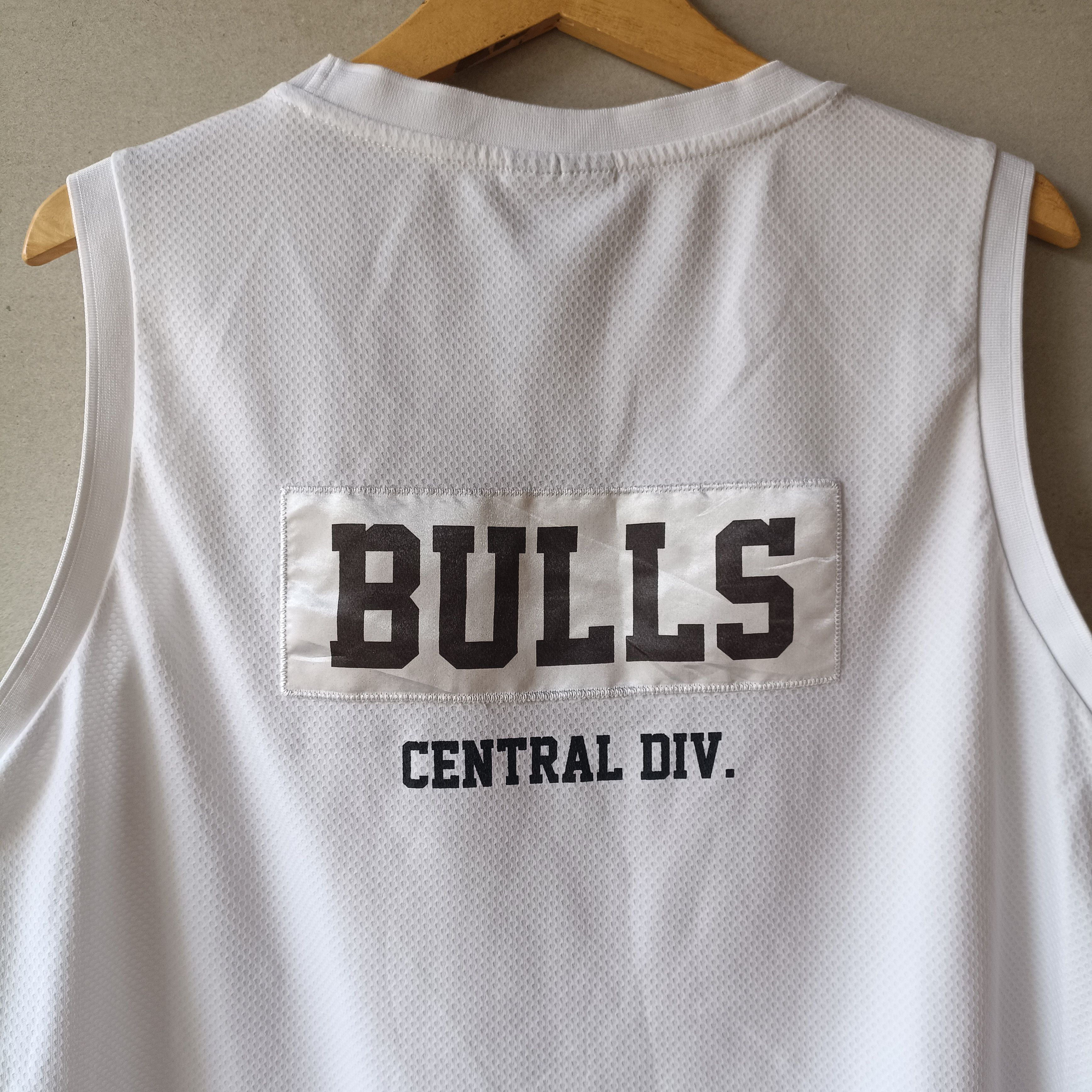 NBA NBA Chicago Bulls Fan Jersey Size US L / EU 52-54 / 3 - 7 Thumbnail