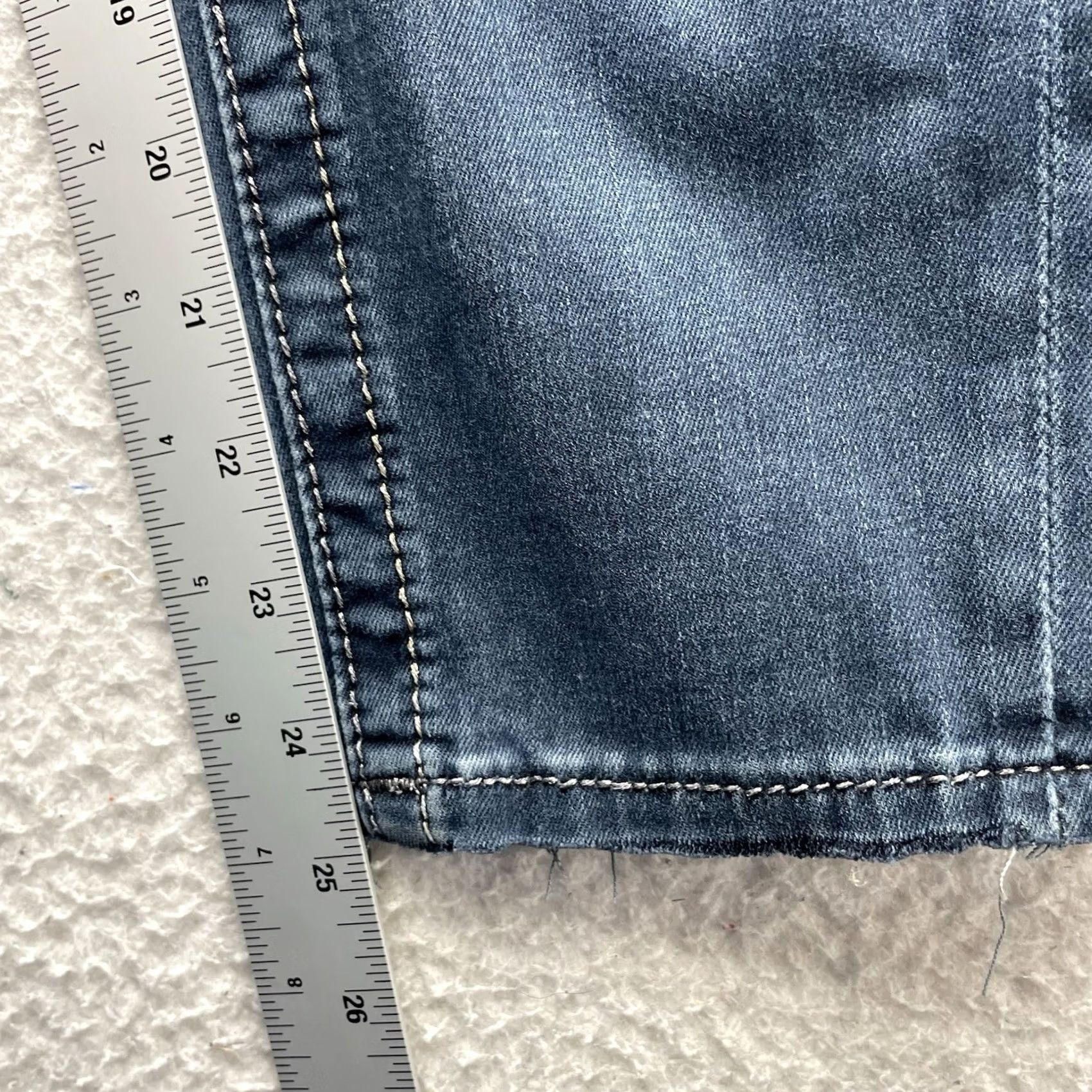 Miss Me Miss Me Jeans Skinny Crop 30x25 Whiskered Blue Soft Touch Stretch Capri Jeans Shoes? Size 30" / US 8 / IT 44 - 7 Thumbnail