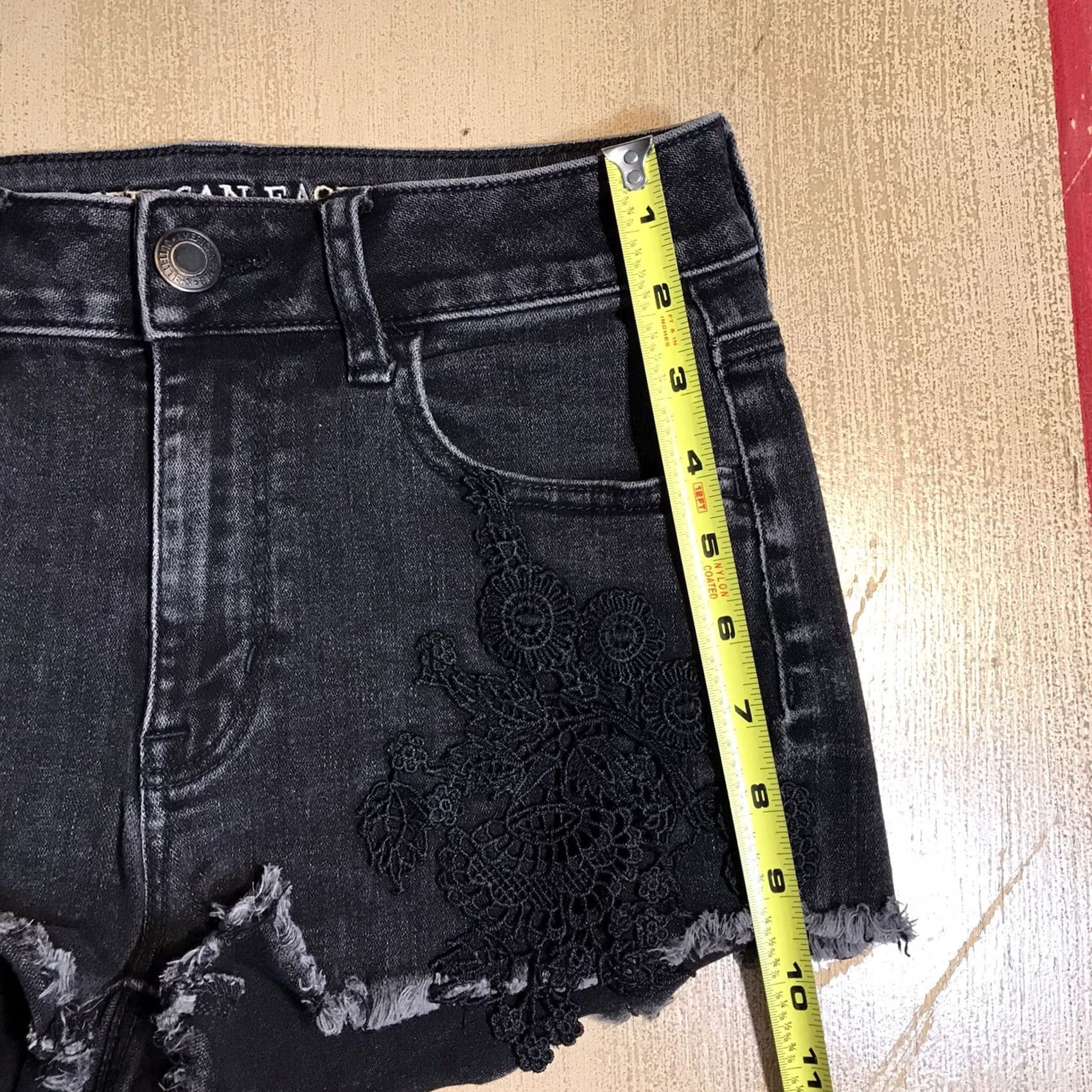 American Eagle Outfitters VINTAGE American Eagle Outfitters Shorts 4 Womens Hi Rise Shortie Denim Black Crochet Lace Stretch 2.0 Inseam 5-Pocket Women Mens? Size 27" / US 4 / IT 40 - 4 Thumbnail