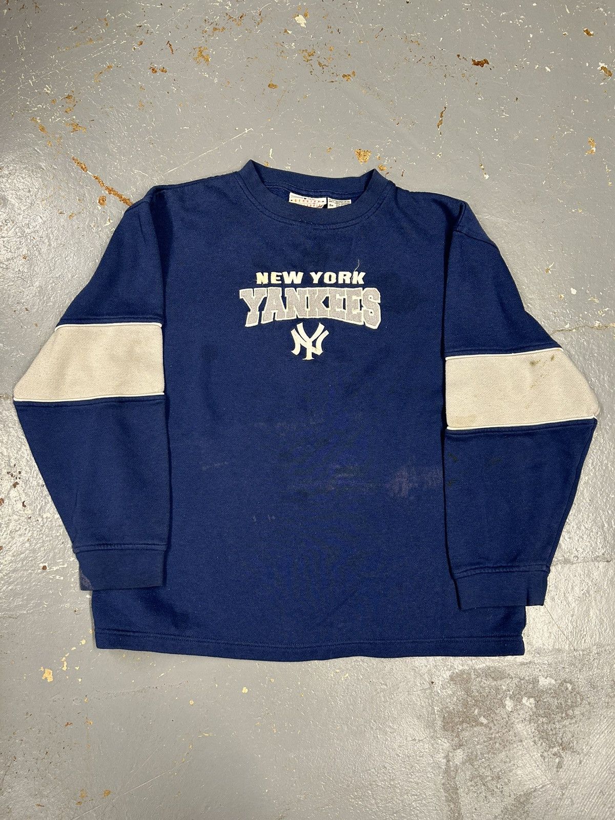 MLB × Vintage Crazy Vintage 90s Boxy New York Yankees Navy Crewneck Y2K Size US L / EU 52-54 / 3 - 1 Thumbnail