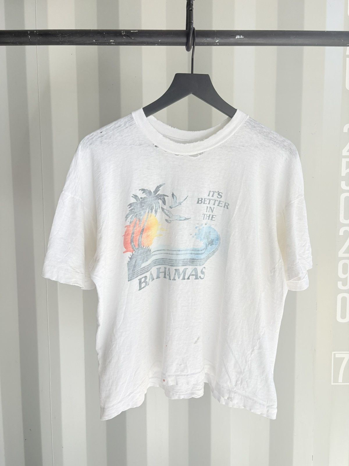 Vintage Thrashed Bahamas Distressed Shirt GRUNGE Boxy Paper Thin Size US L / EU 52-54 / 3 - 1 Thumbnail