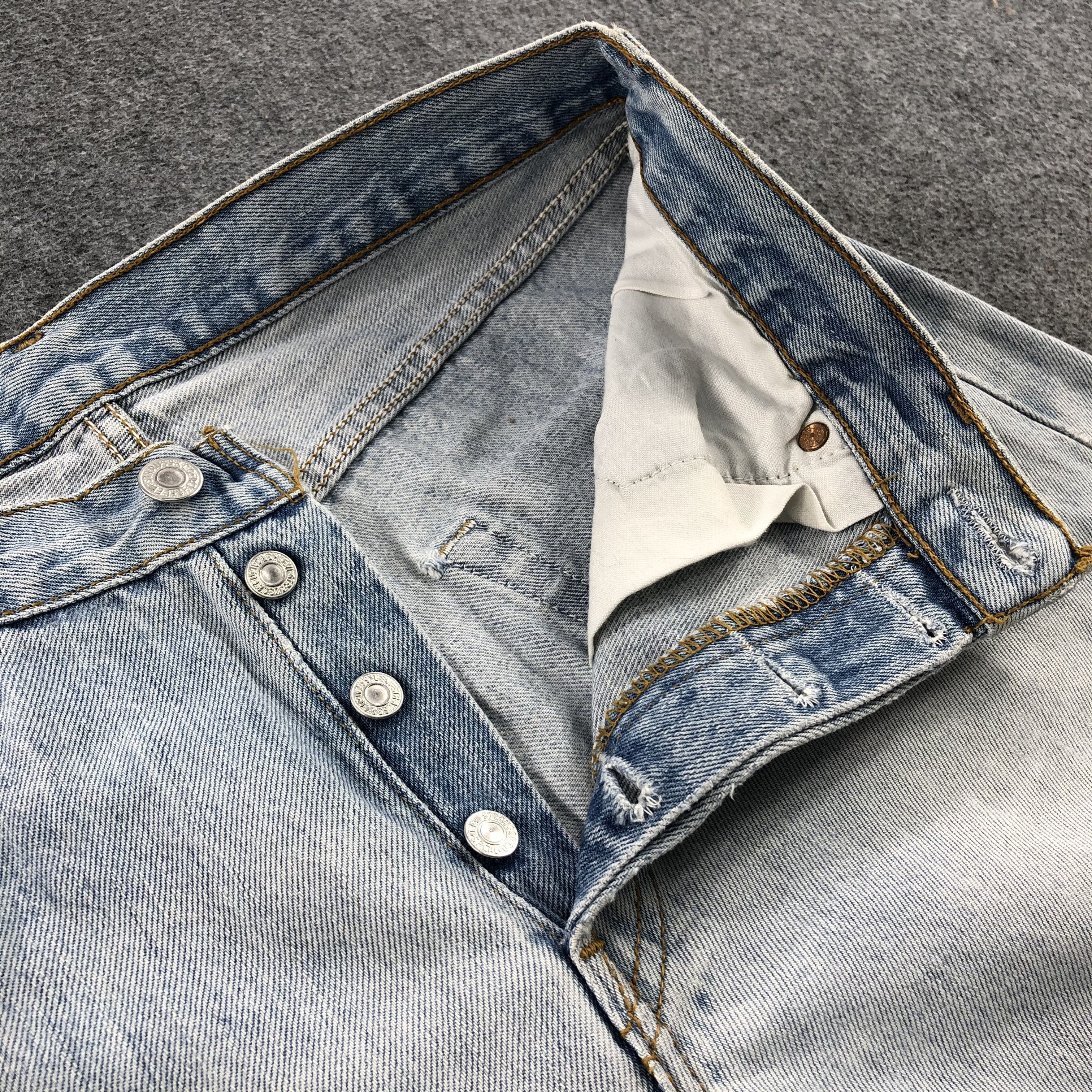 Levi's Light Wash Vintage Distress Levis 501 Jeans-JM1523 Size US 32 / EU 48 - 11 Thumbnail