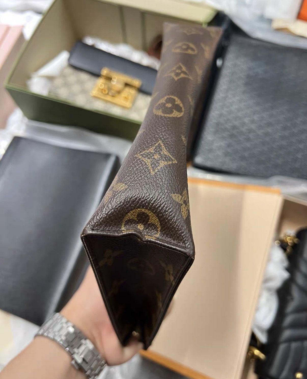 Louis Vuitton Louis Vuitton Monogram Pouch 26 J42 Size ONE SIZE - 7 Thumbnail