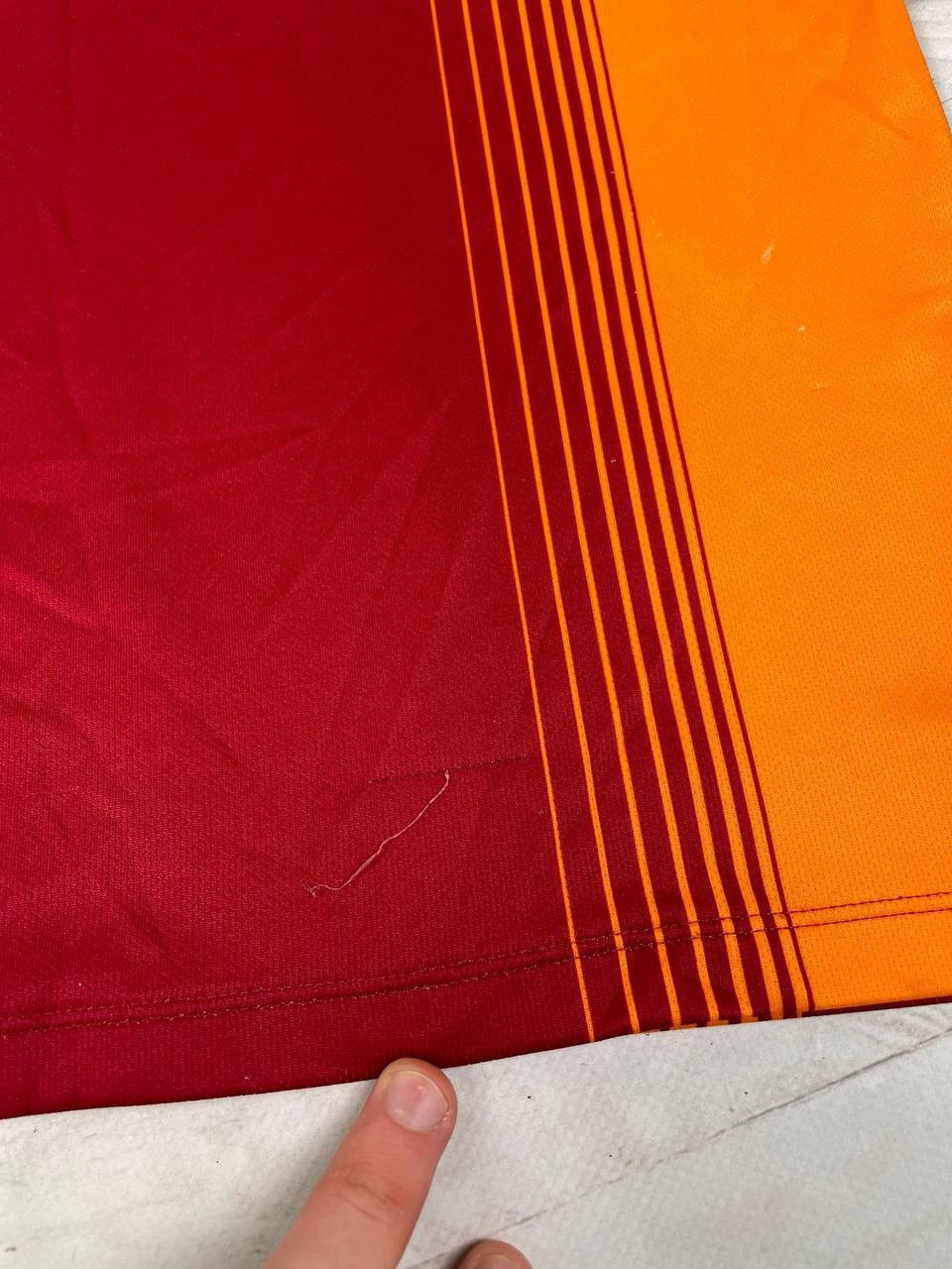 Nike Nike Galatasaray 2014 2015 Home Shirt Soccer Jerseys Size US M / EU 48-50 / 2 - 23 Thumbnail
