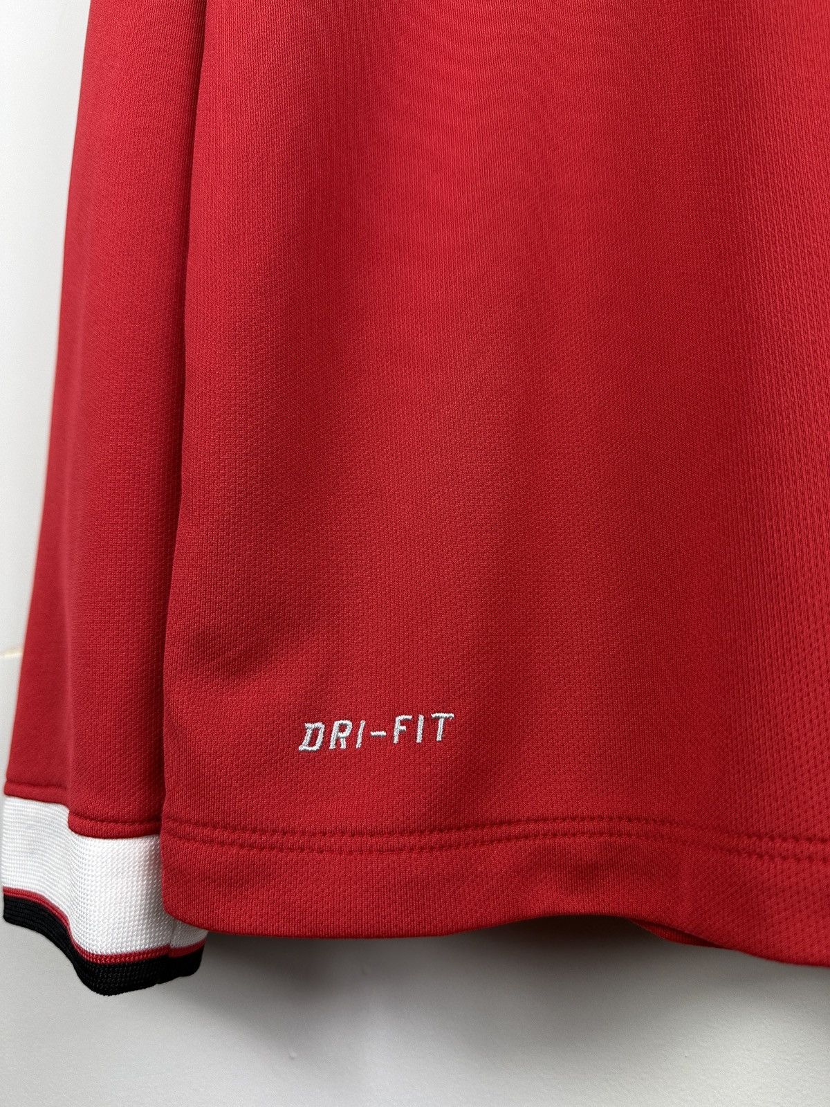 Nike #4 Jones Manchester United Nike Long Sleeve Soccer Jersey Size US M / EU 48-50 / 2 - 9 Thumbnail