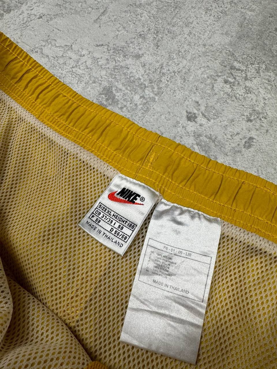 Nike RARE Vintage Nike Yellow Shorts Big Logo Size XL Size US 37 - 13 Thumbnail
