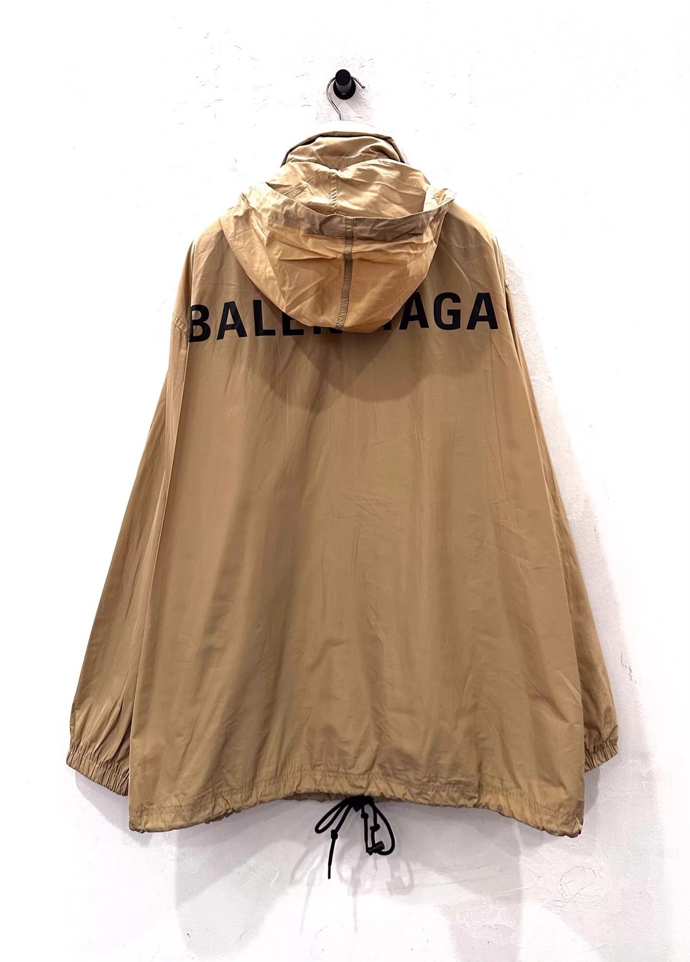 Balenciaga Balenciaga Men's Khaki Trench Black Logo Back 44 New Size US S / EU 44-46 / 1 - 1 Thumbnail