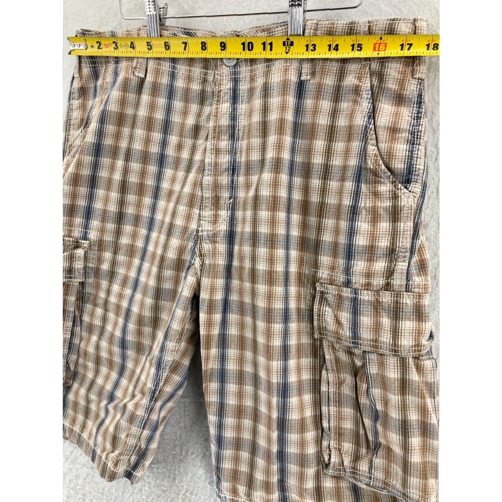Levi's Levis Mens 36 Cargo Shorts Beige Tan Plaid Khaki Extra Large XL Size US 36 / EU 52 - 2 Thumbnail