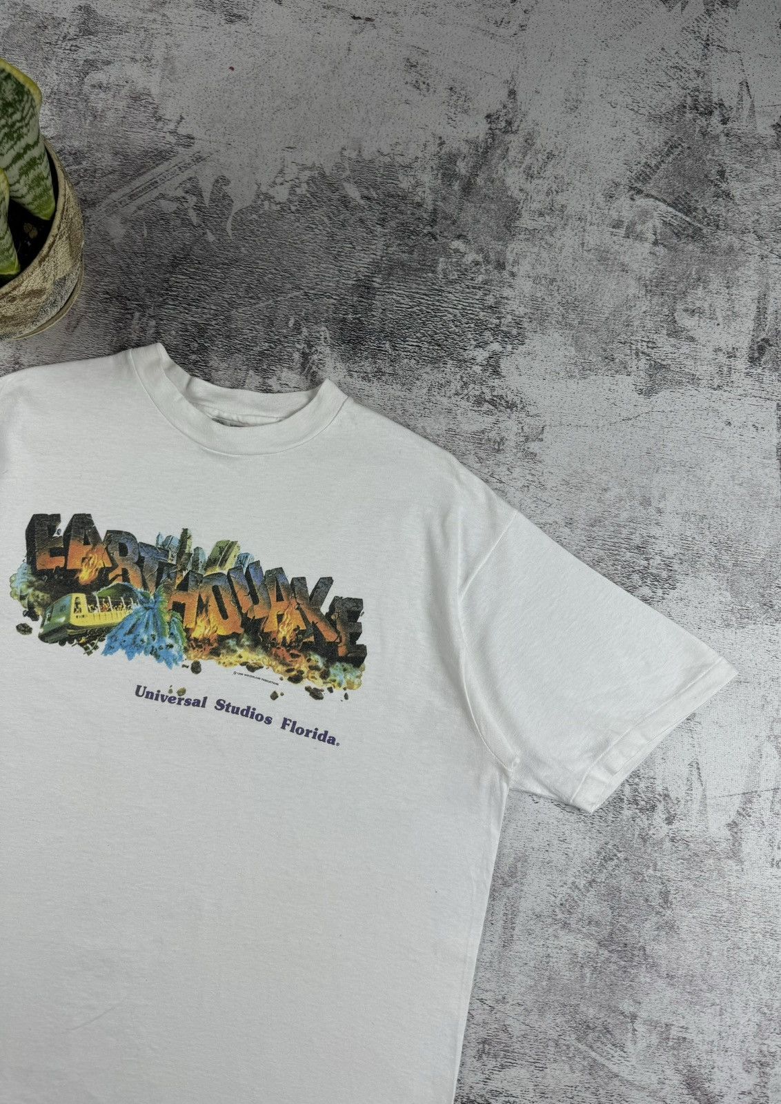 Universal Studios Vintage 80S 90S Earthquake 1990 Winterland Hanes T Shirt Tee Size US XL / EU 56 / 4 - 5 Thumbnail