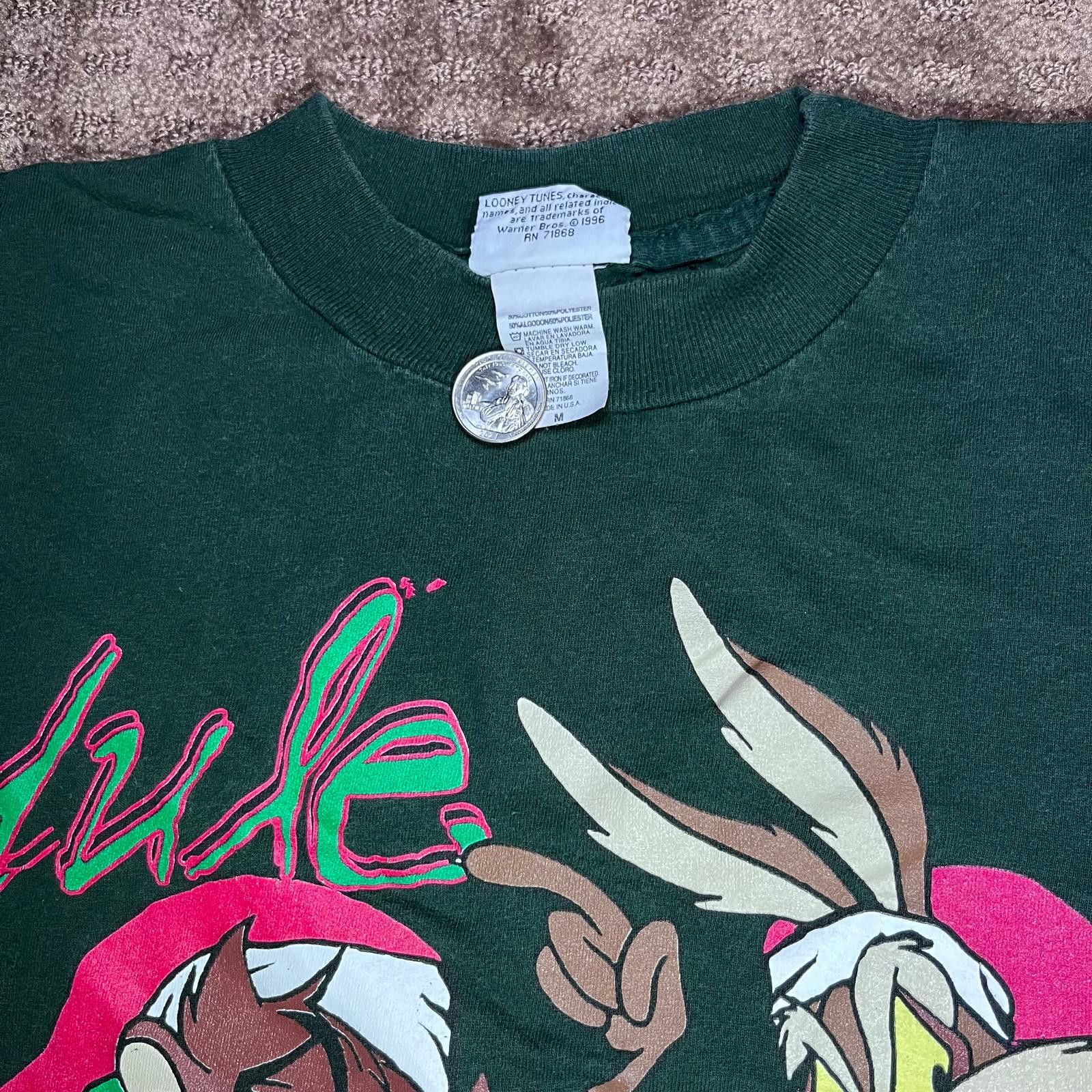 Other 🎄 Vintage Looney Tunes Christmas Tee – Size M Size US M / EU 48-50 / 2 - 5 Thumbnail