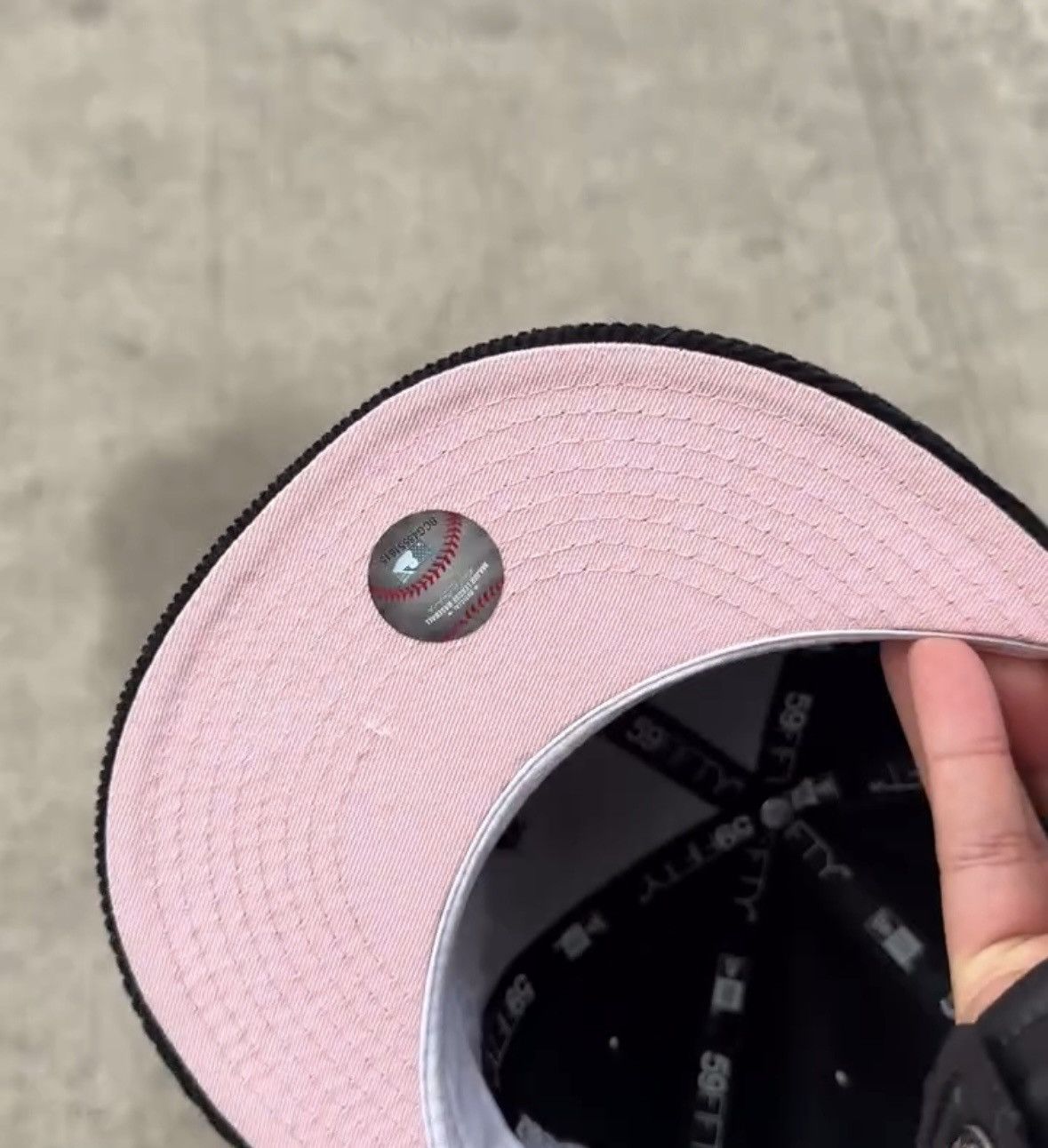 New Era New York Yankees Corduroy fitted Pink UV Custom 7 1/2 Size ONE SIZE - 4 Thumbnail