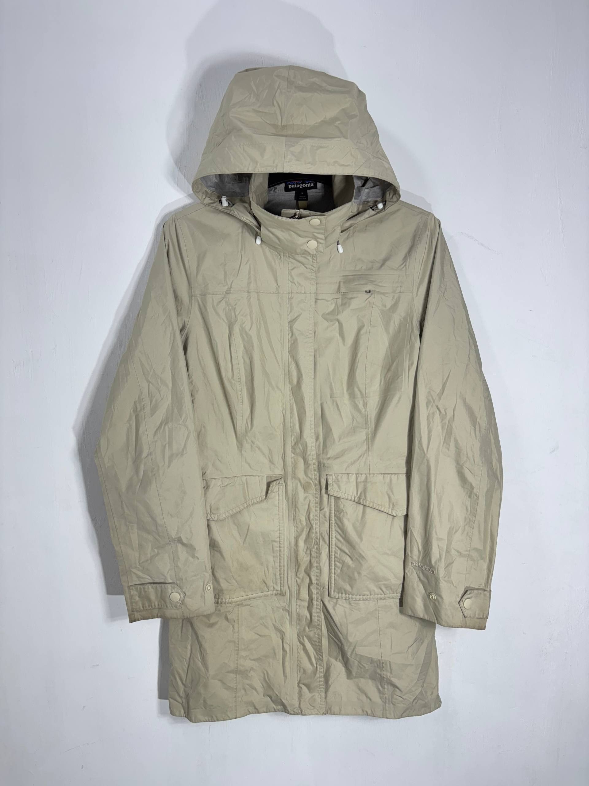 Patagonia Patagonia Trench Parka Rain Shell Jacket Waterproof Khaki S Size S / US 4 / IT 40 - 1 Thumbnail