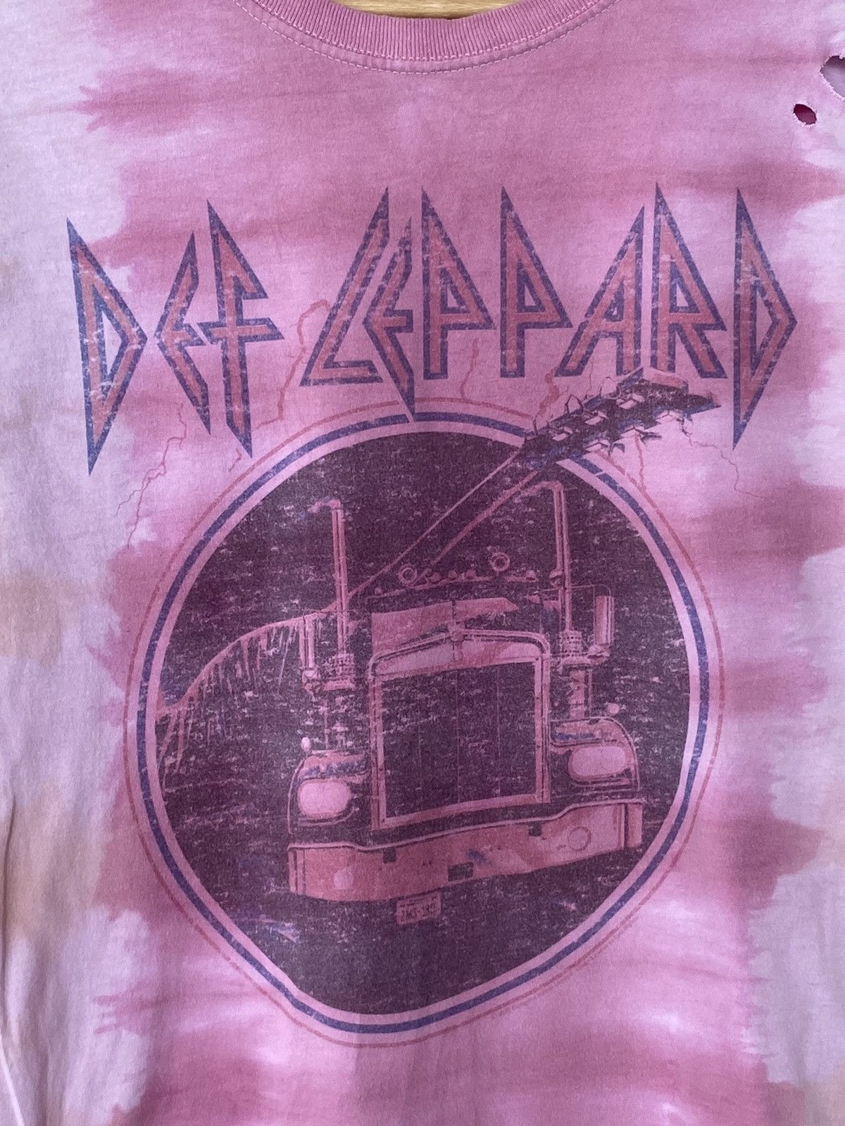 Vintage Distressed Def Leppard Tie Dye Band Tee Size US M / EU 48-50 / 2 - 3 Thumbnail