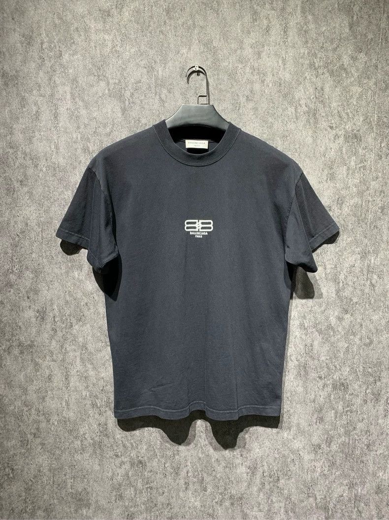 Balenciaga Balenciaga Lock Short Sleeve 2502-Nextarrow Size US S / EU 44-46 / 1 - 1 Thumbnail