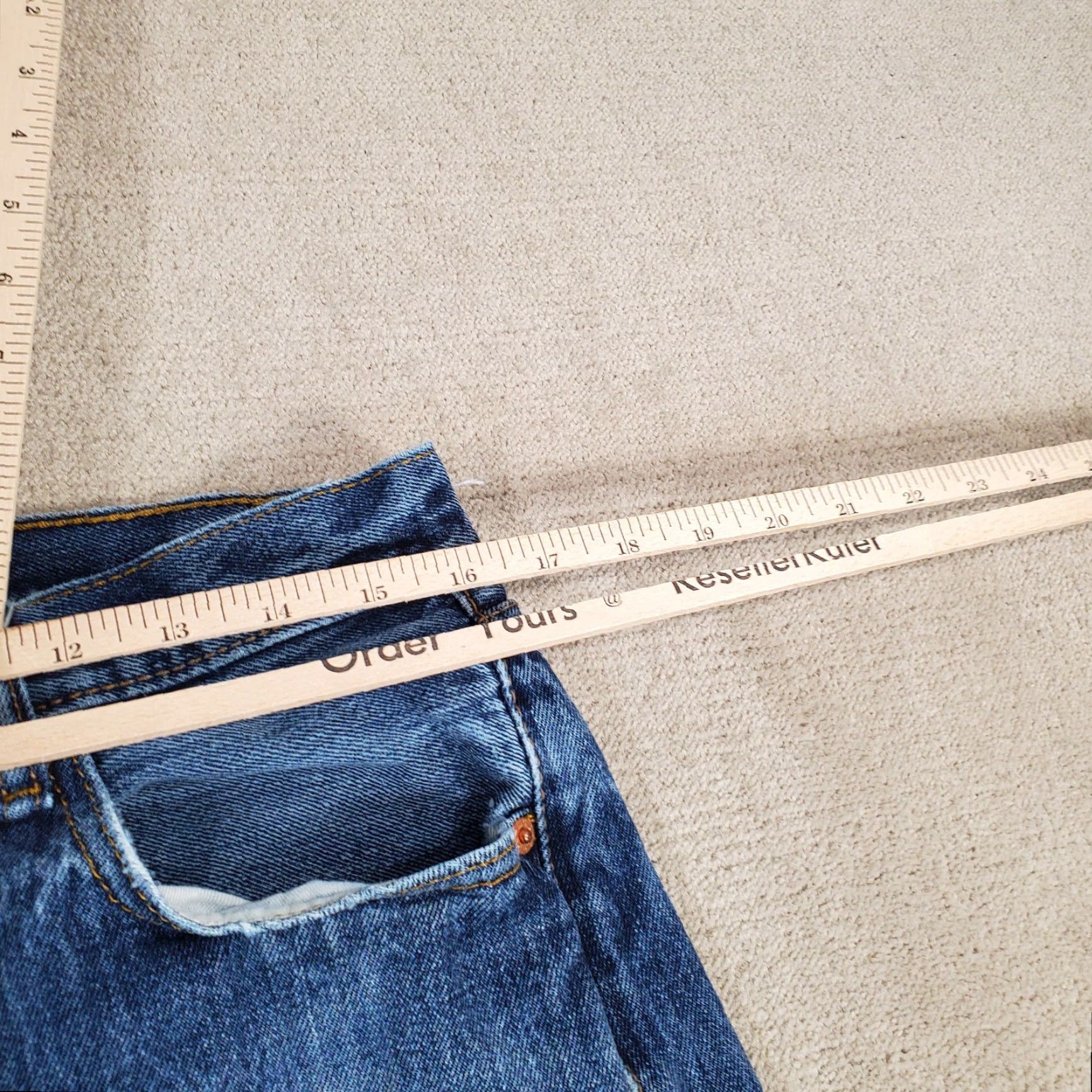 Levi's VINTAGE Levis 501 Jeans Men 32x29 Blue Straight Leg Button Fly Medium Wash Denim Casual Regular Fit Mens Size US 32 / EU 48 - 3 Thumbnail