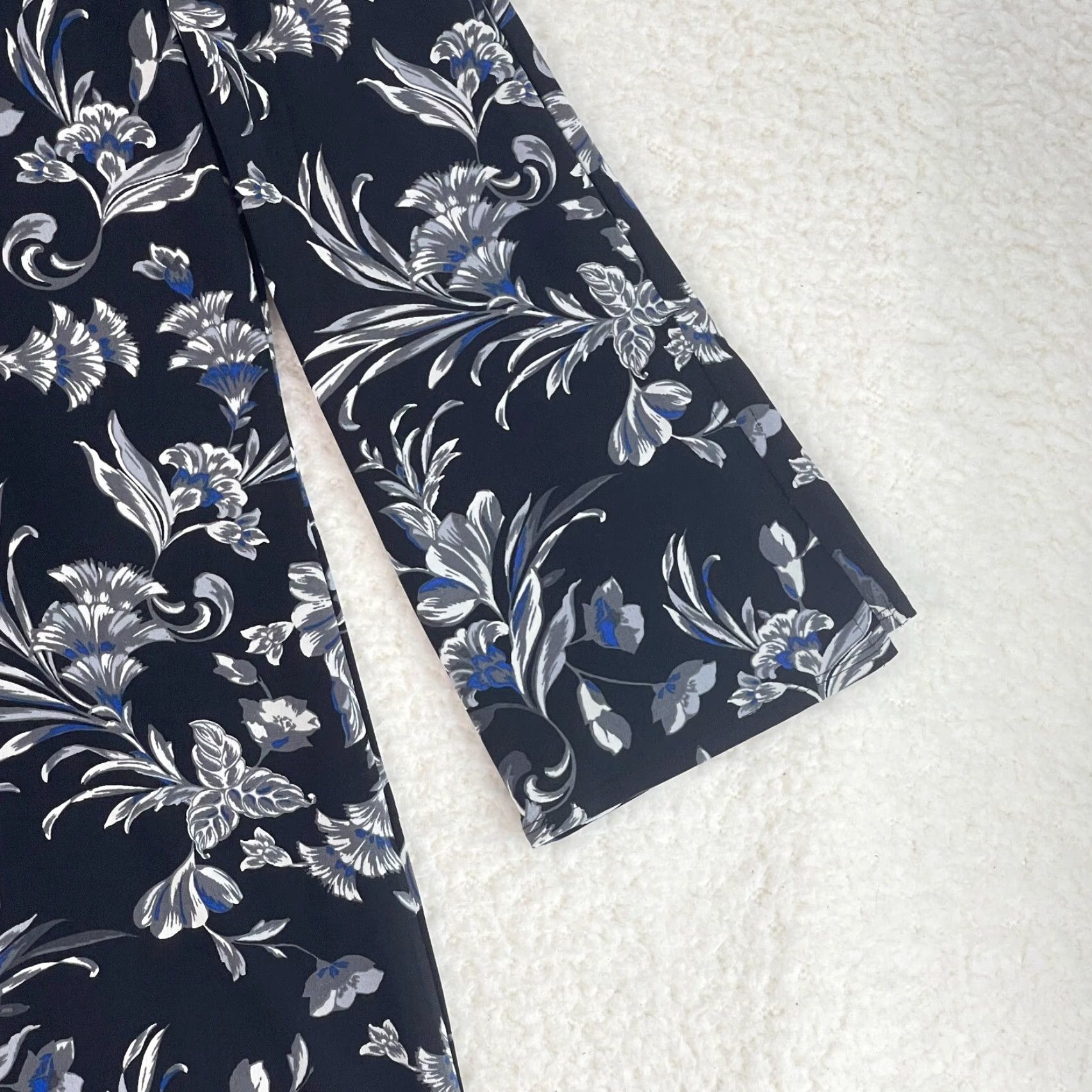 White House Black Market White House Black Market Dress Womens Medium 3/4 Sleeve Black Floral Print Size M / US 6-8 / IT 42-44 - 6 Thumbnail
