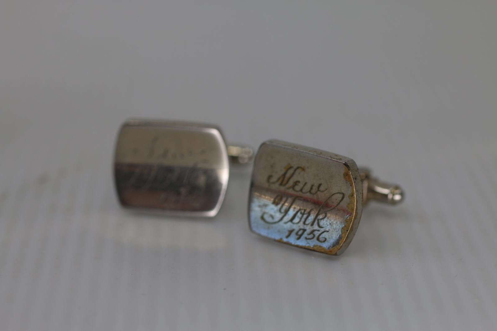 The Unbranded Brand Vintage “New York 1956” Engraved Silver-Tone Cufflinks Size ONE SIZE - 6 Thumbnail