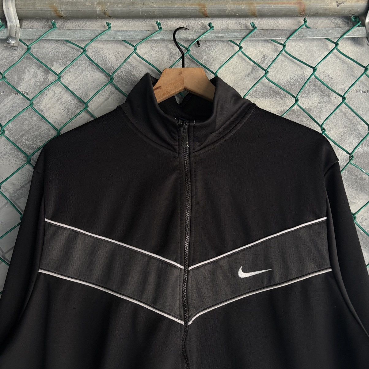 Nike Vintage Nike Track Jacket Embroidered Zip Jacket Men's XXL Size US XXL / EU 58 / 5 - 2 Thumbnail