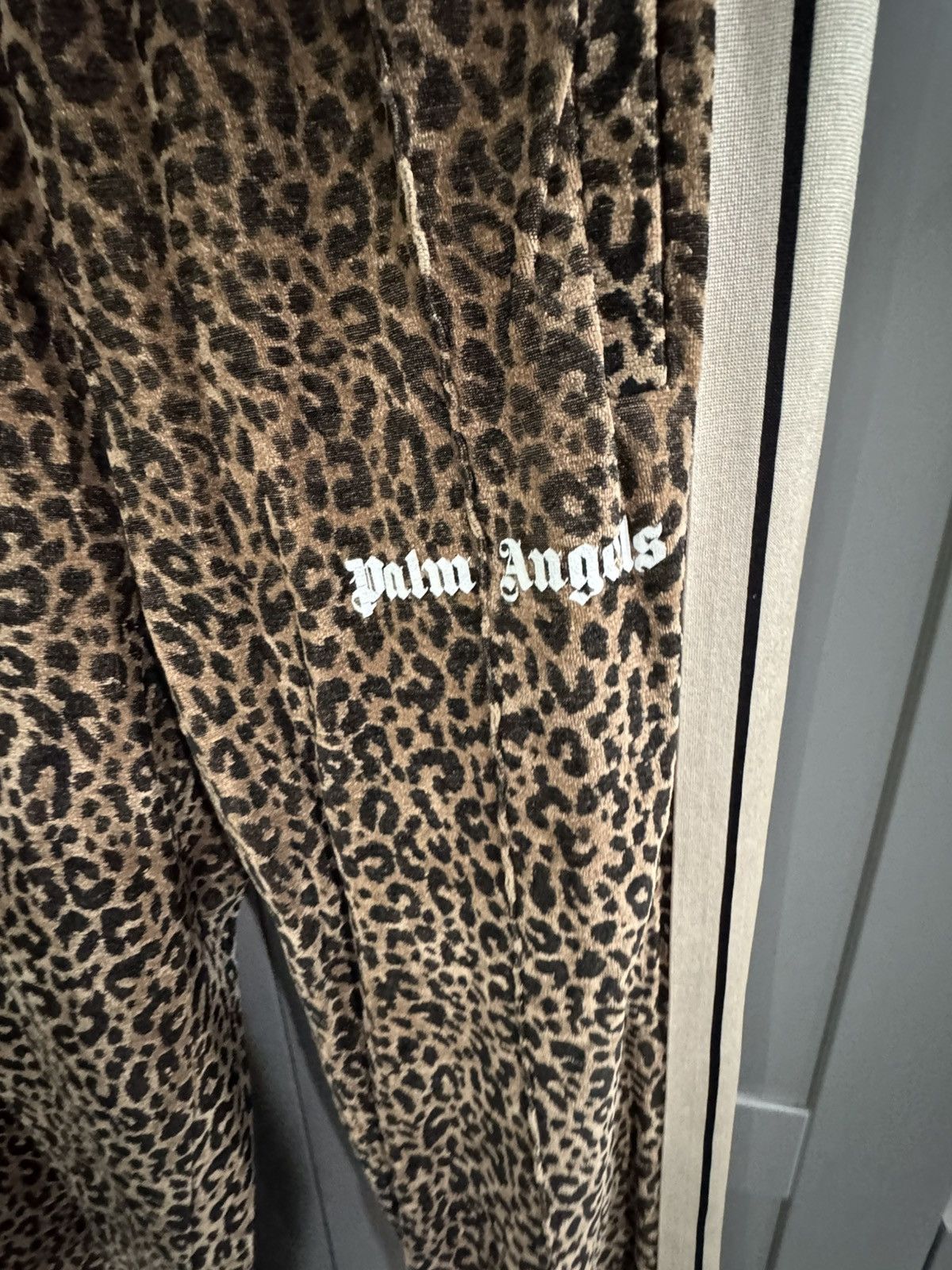 Palm Angels Palm angels animal print sweat pans Size US 34 / EU 50 - 2 Thumbnail