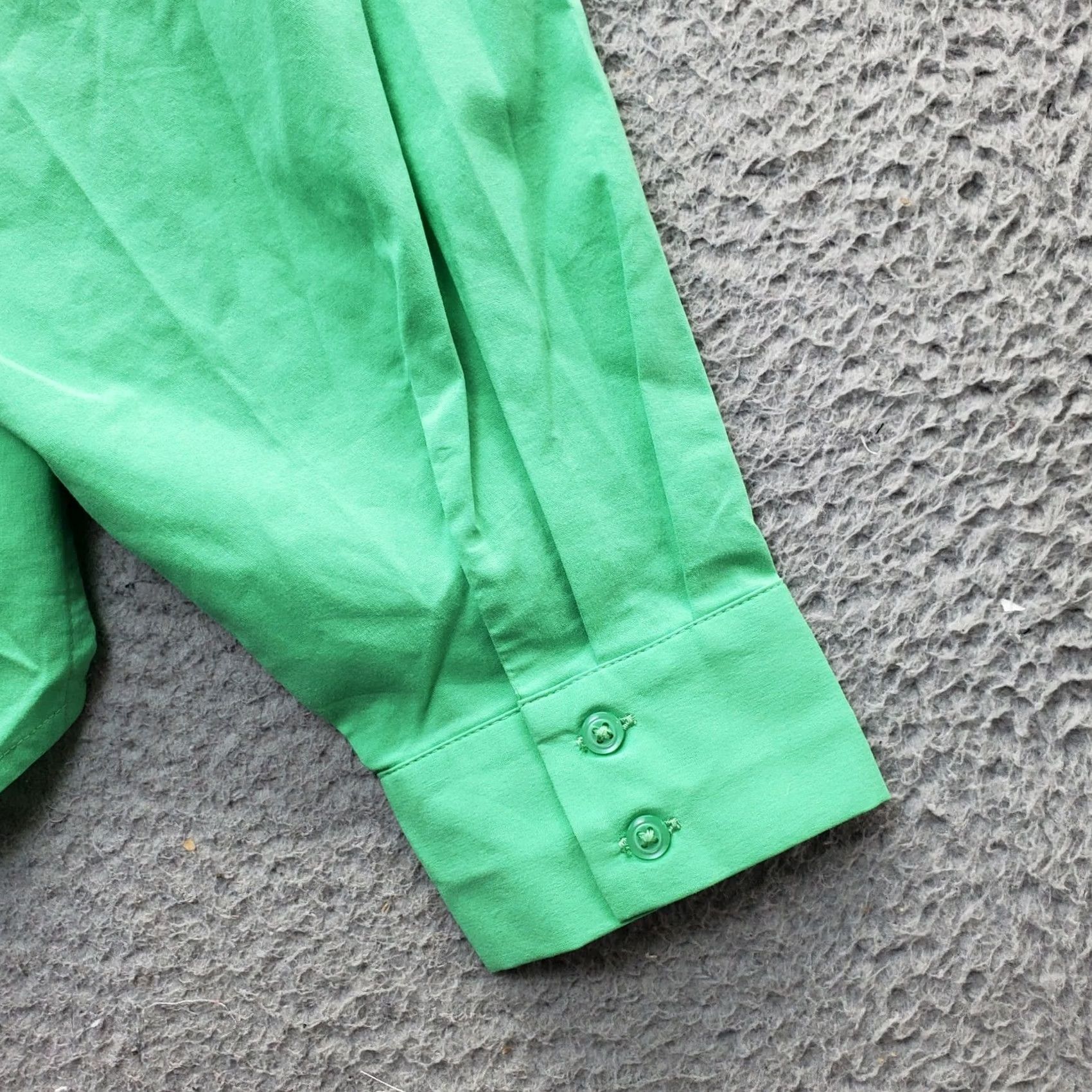 Express Express Button-Up Shirt Womens M Green Solid Collared High Low Slit Shirt Size M / US 6-8 / IT 42-44 - 8 Thumbnail