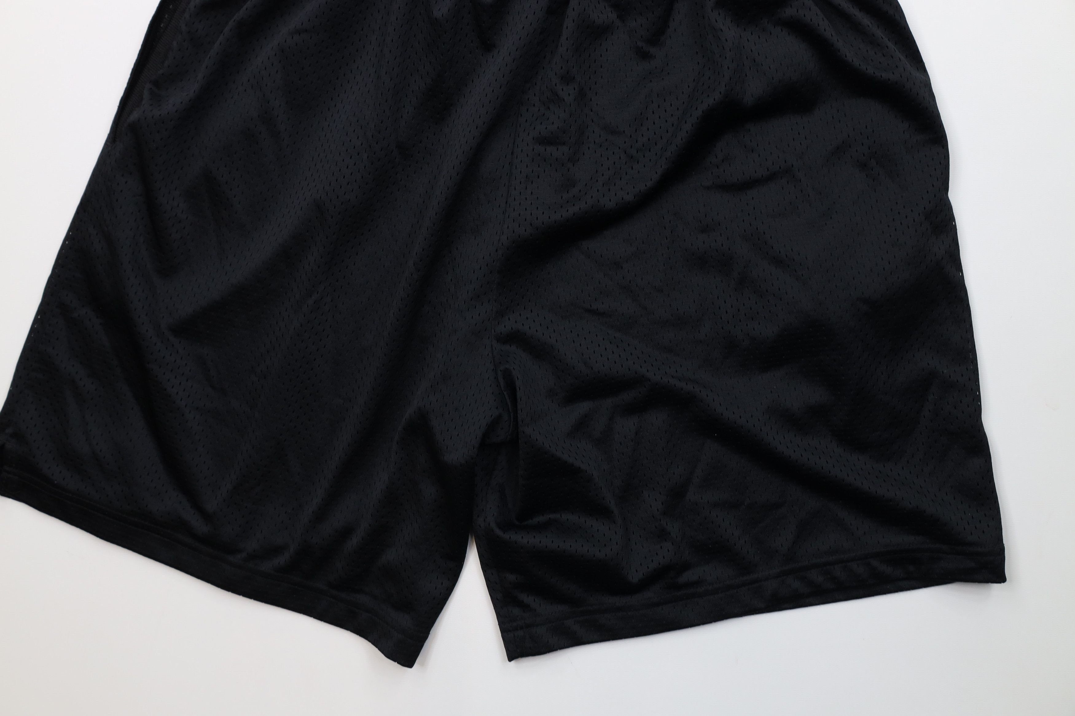 Vintage Vintage Y2K Streetwear Above Knee Gym Basketball Shorts Size US 34 / EU 50 - 11 Thumbnail