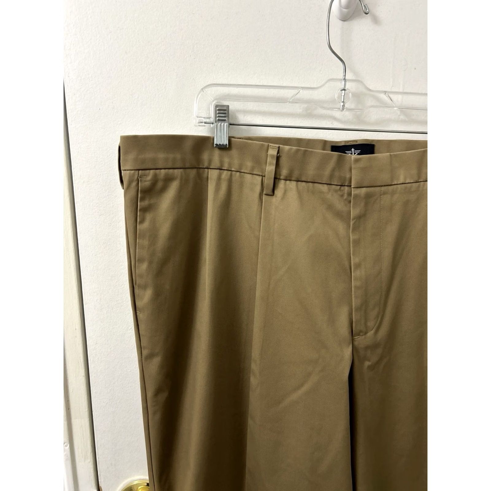 Dockers Dockers Pants Mens 44x31 Tan Khaki Relaxed Fit Pleated Cuffed Chino Trousers Size US 44 / EU 60 - 4 Thumbnail