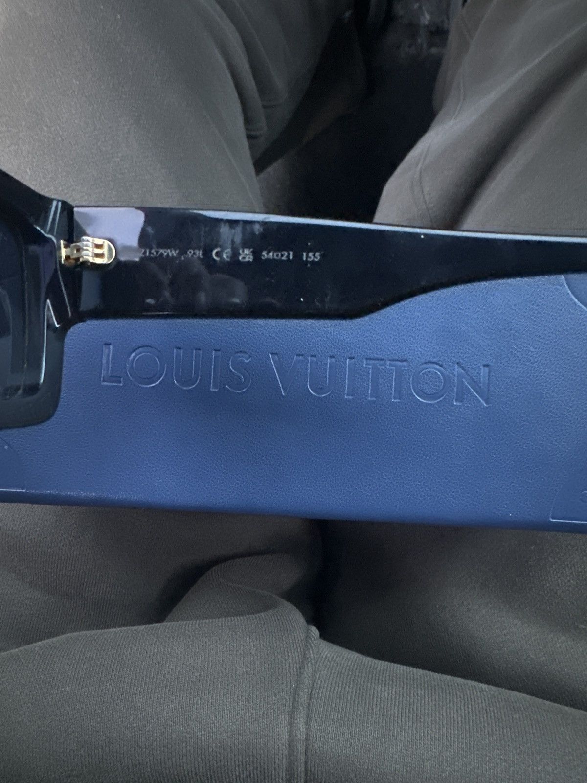Louis Vuitton LV Size ONE SIZE - 6 Thumbnail