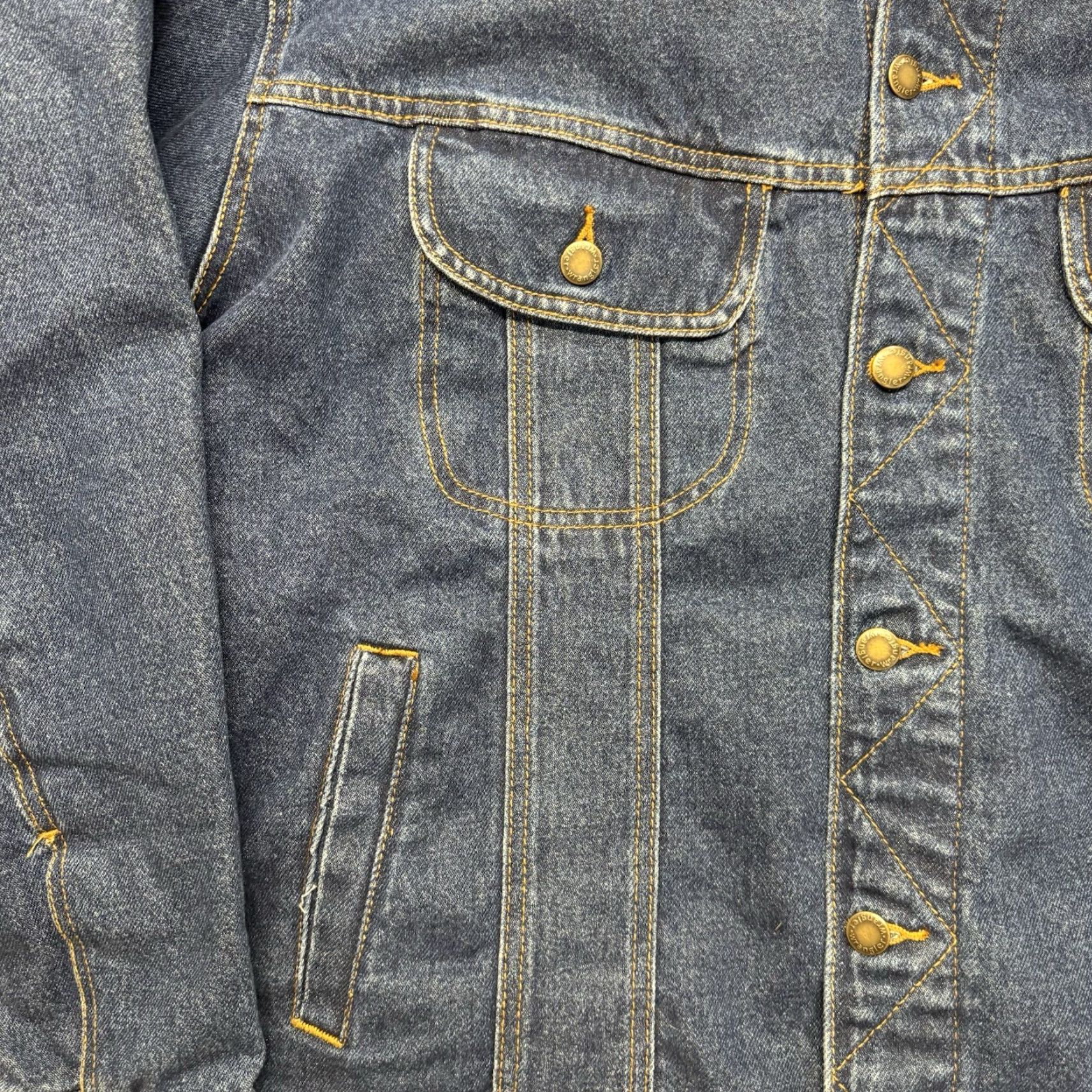 Wrangler VINTAGE Wrangler Rugged Wear Denim Jacket Mens 2XL Blue Denim 80s Cowboy Jacket Size US 39 - 4 Thumbnail
