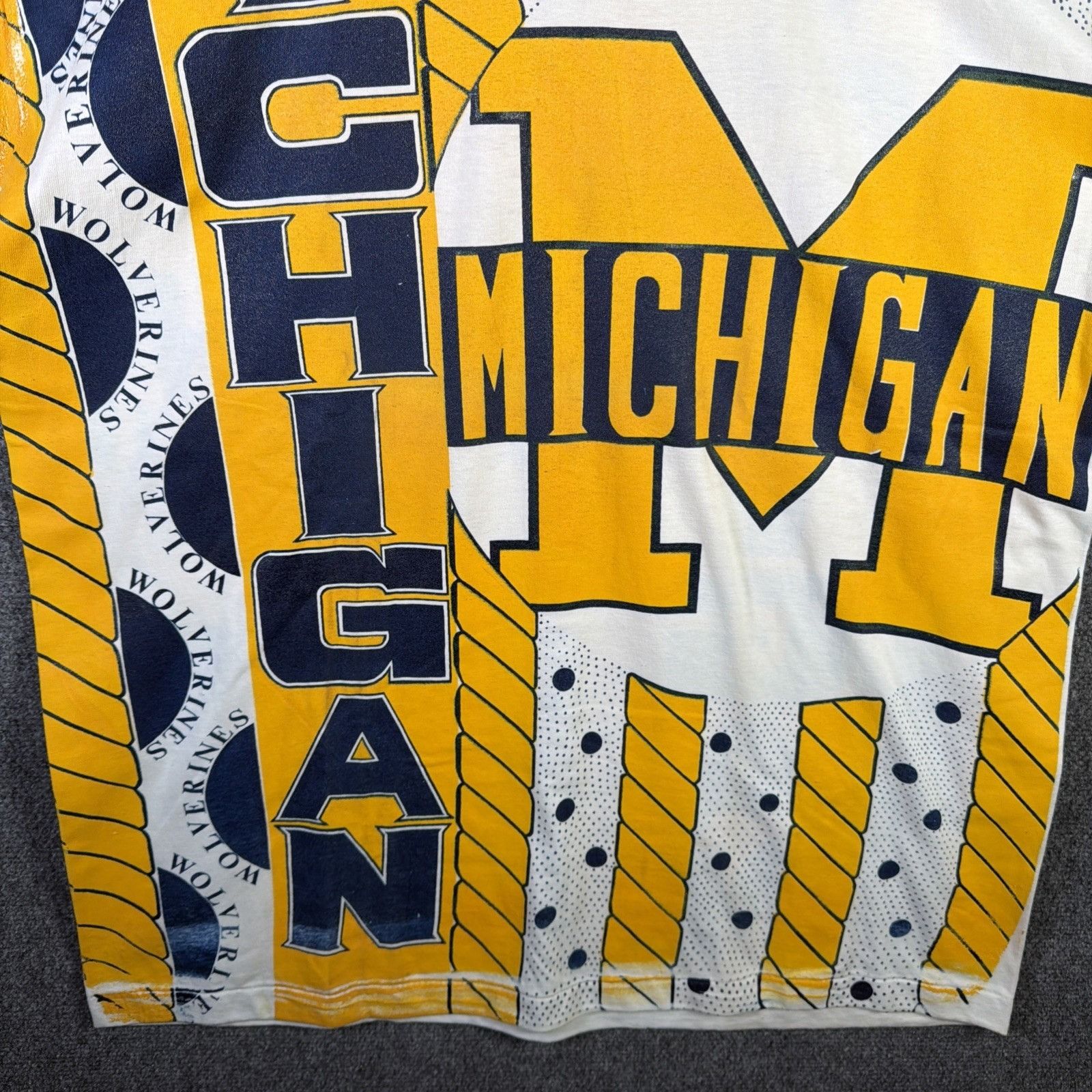 NCAA Vintage Michigan Wolverines Shirt Mens XL White 90s NCAA AOP Size US XL / EU 56 / 4 - 4 Thumbnail