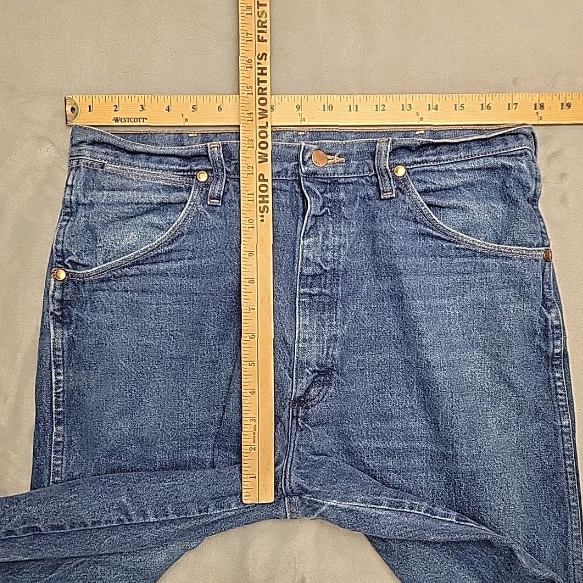 Wrangler Vintage Wrangler Jeans Mens 36x36 Faded Whiskered Denim Cowboy Made in USA Pants Size US 36 / EU 52 - 7 Thumbnail