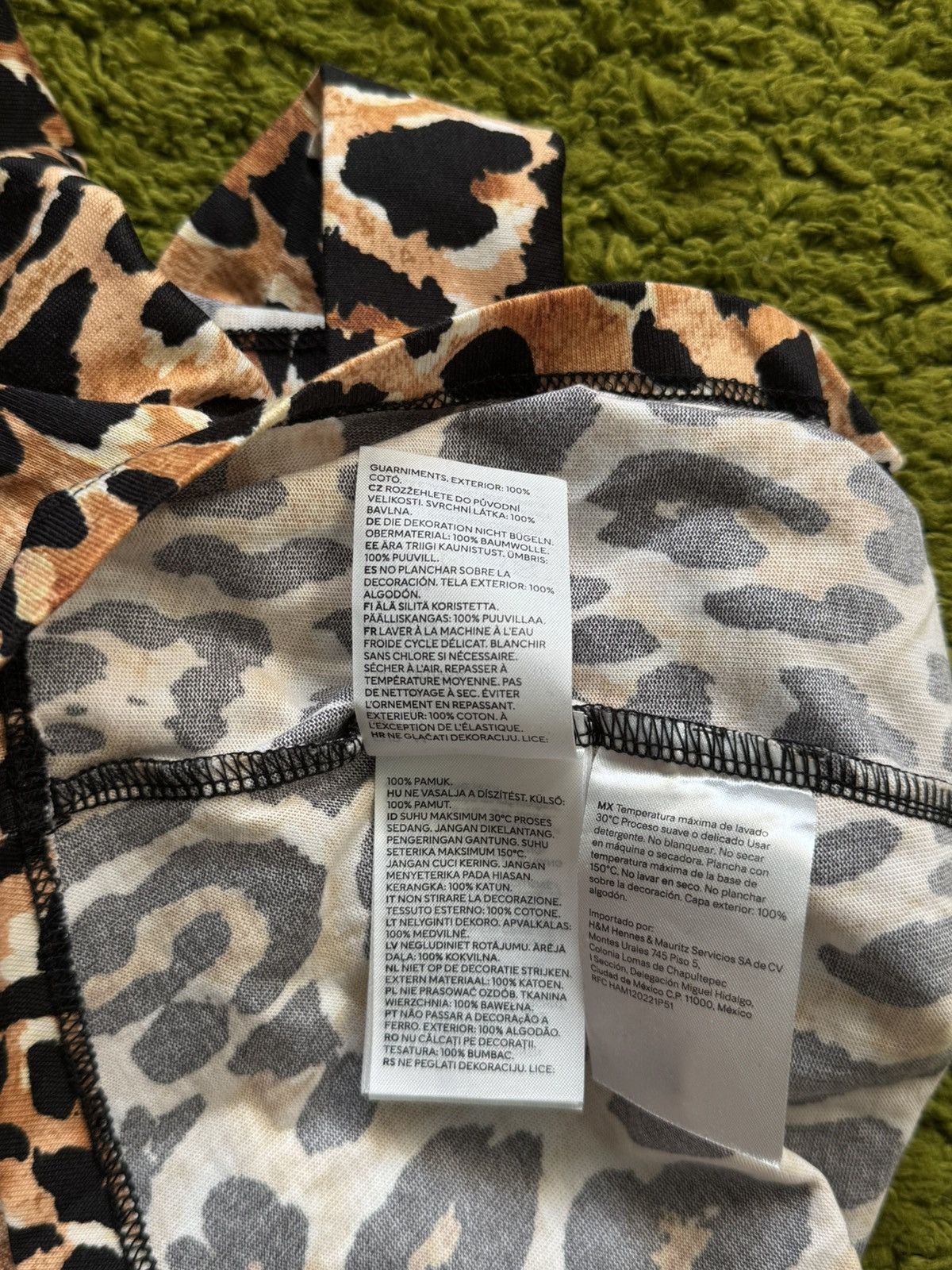 H&M × Paco Rabanne Paco Rabanne x H&M leopard pattern t-shirt Size M / US 6-8 / IT 42-44 - 6 Thumbnail