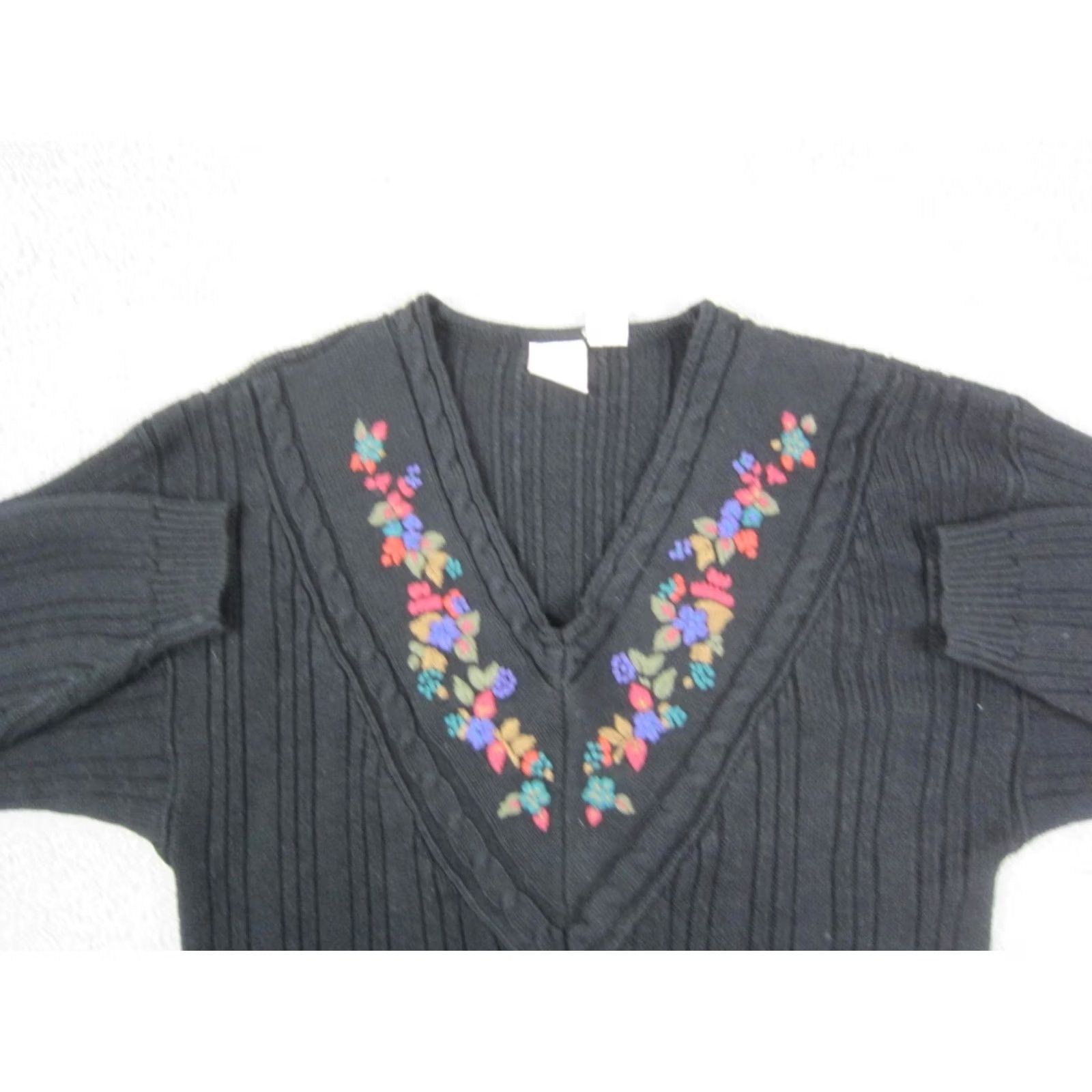 Vintage VINTAGE American Weekend Sweater Womens Medium Black Floral V-Neck Acrylic 90s Size M / US 6-8 / IT 42-44 - 2 Thumbnail
