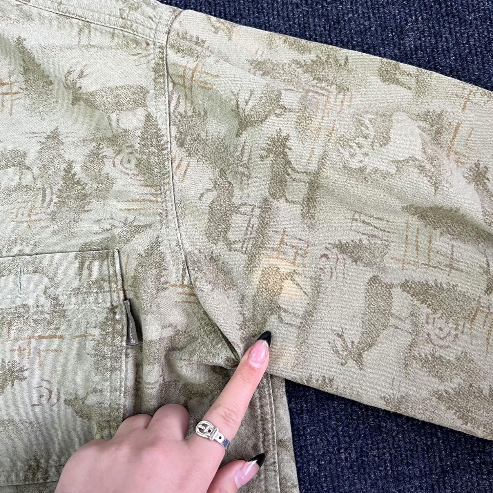 Vintage VINTAGE Woolrich Shirt Mens LT Green Beige Deer Print Button Front Hunting Graphic Print Size US L / EU 52-54 / 3 - 3 Thumbnail