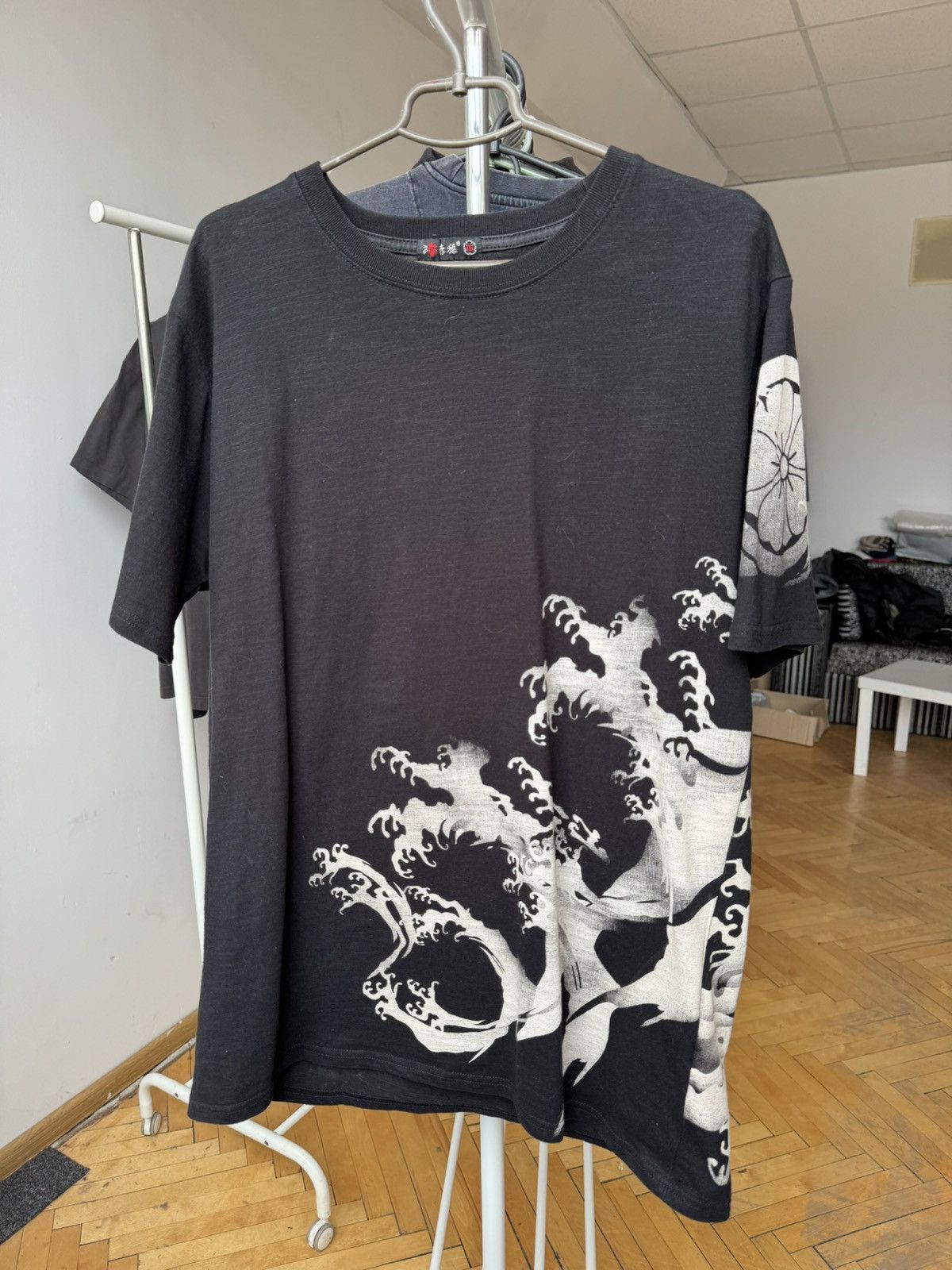 Japanese Brand Vintage Japan Dragon vs Tiger Embroidered T-shirt Size US XL / EU 56 / 4 - 2 Thumbnail