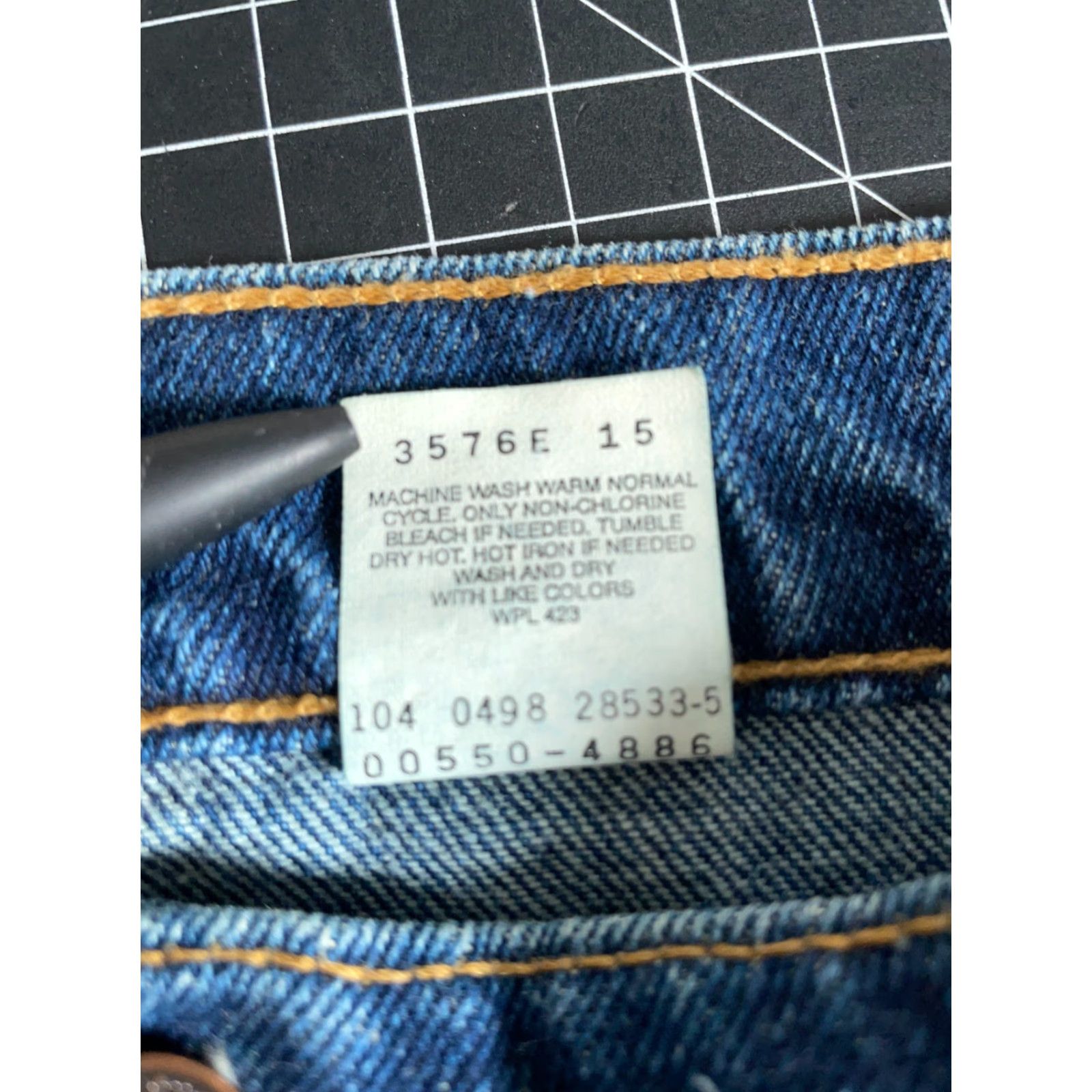 Levi's VINTAGE Levi's 550 Jeans Men’s 38 x 34 Blue Relaxed Fit 1998 90s Grunge Retro 29 Inseam Zip Fly Straight Mens Regular Denim 100% Cotton Mexico Size US 36 / EU 52 - 4 Thumbnail